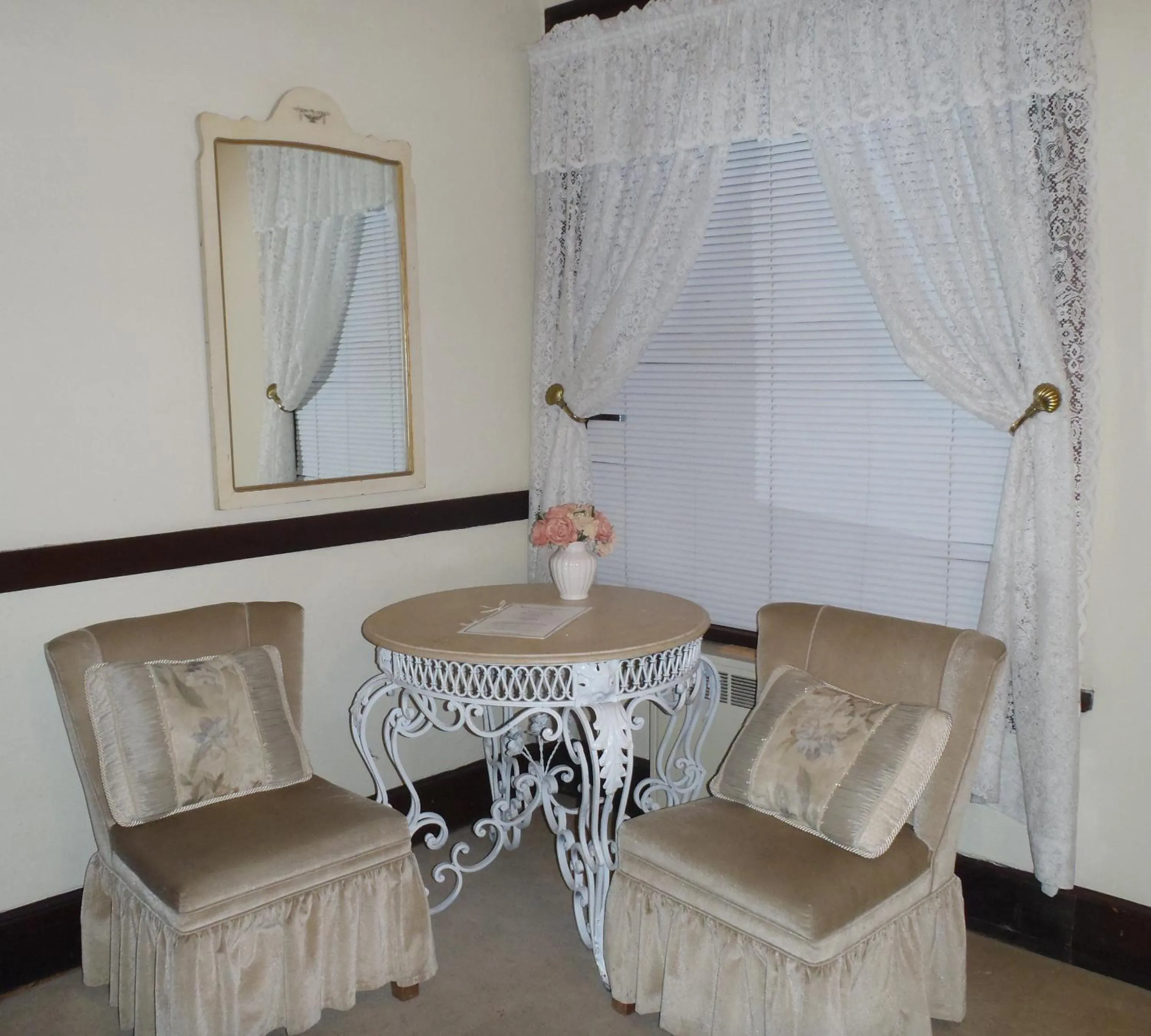 Decorative detail in Riverside Hot Springs Inn & Spa - Adults Only