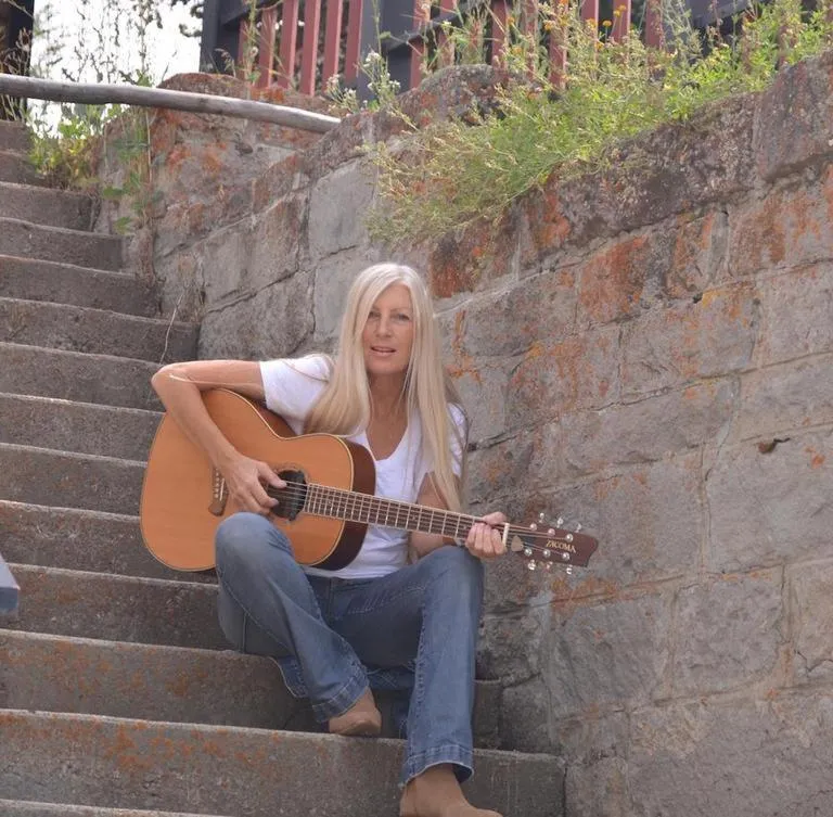 People in Riverside Hot Springs Inn & Spa - Adults Only