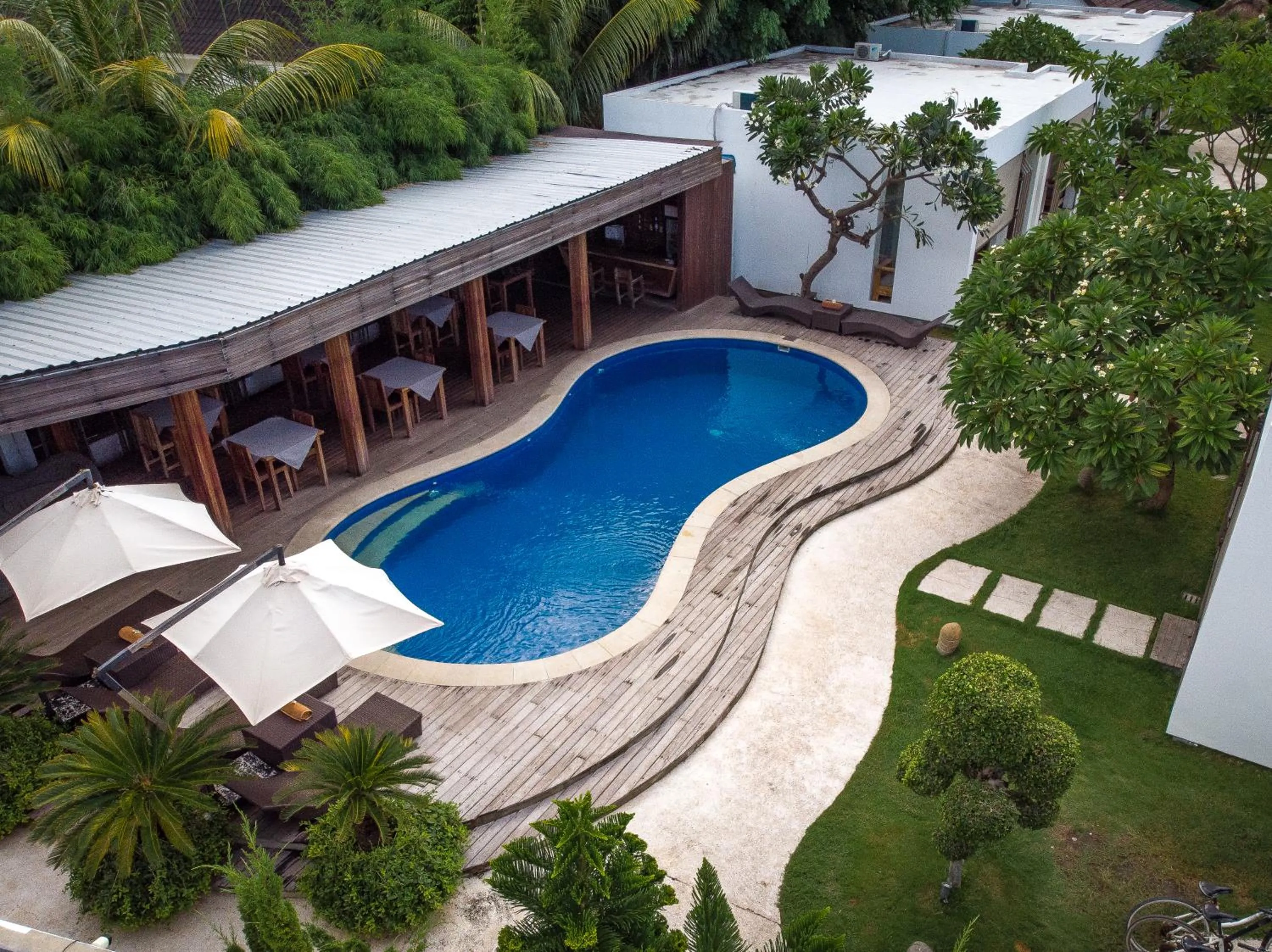 Pool view in Villa Nero