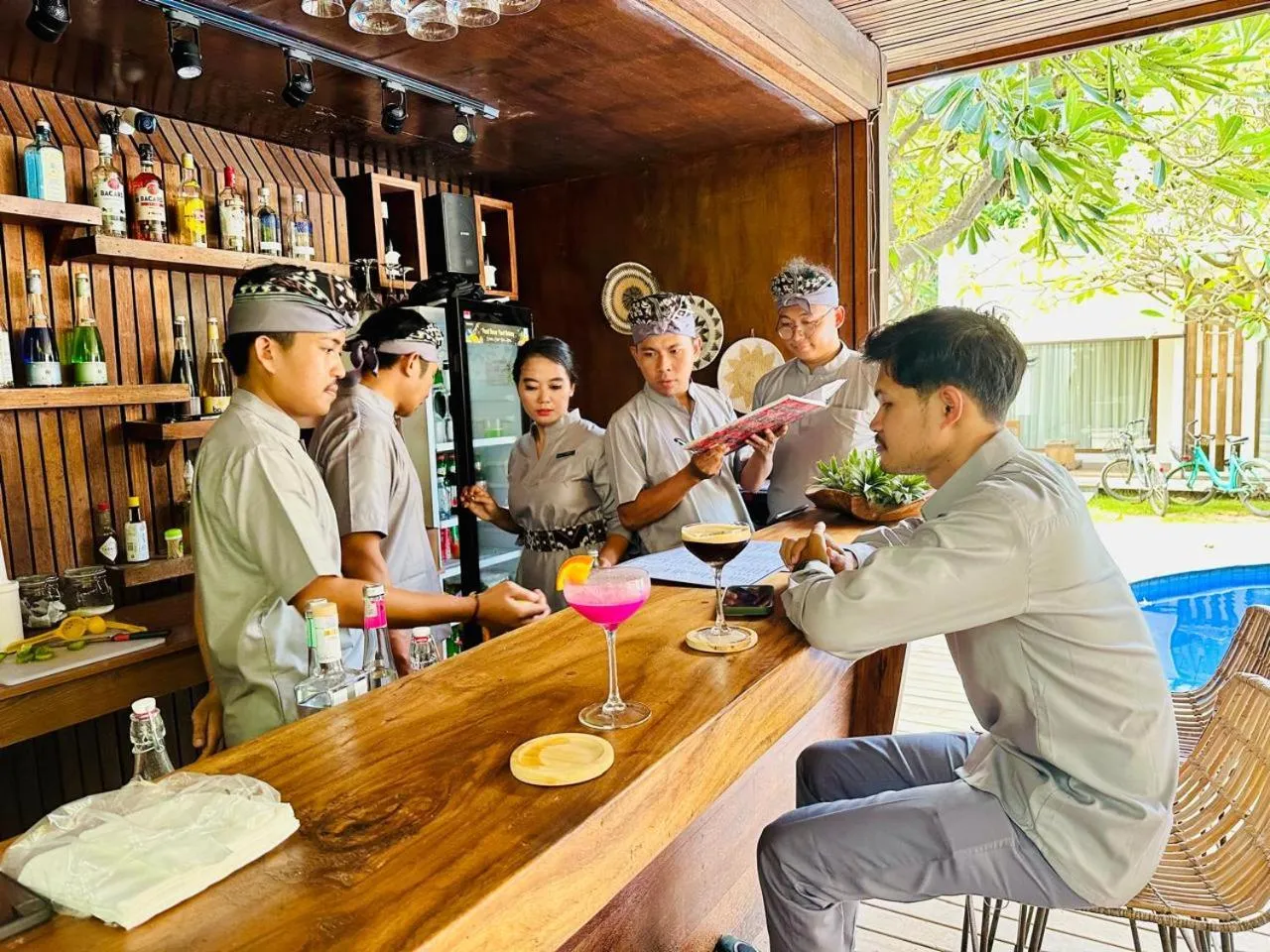 Restaurant/places to eat in Villa Nero