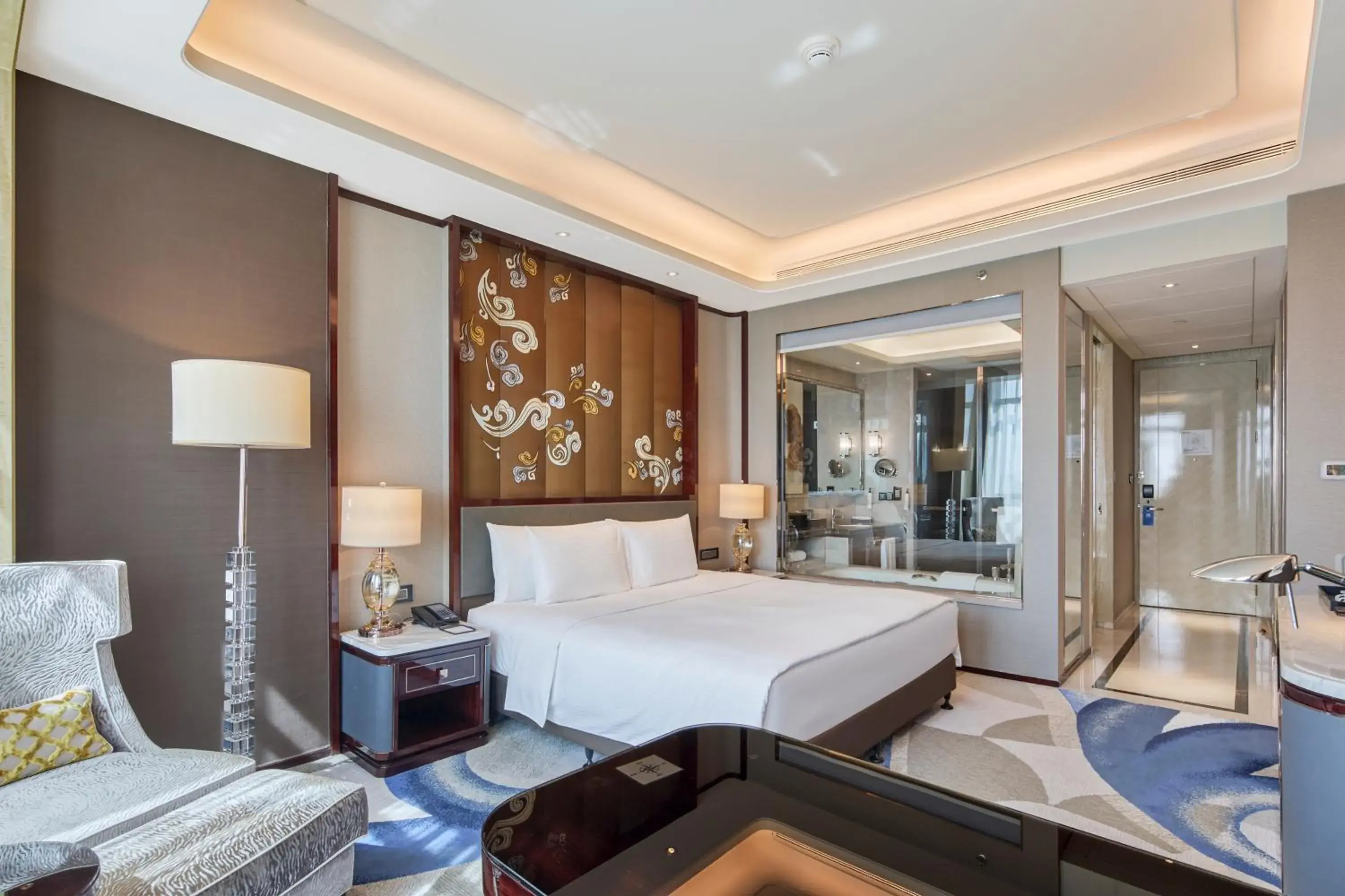 Deluxe King Room with Mountain View in Wanda Realm Yinchuan Deluxe King Room with Mountain View in Wanda Realm Yinchuan