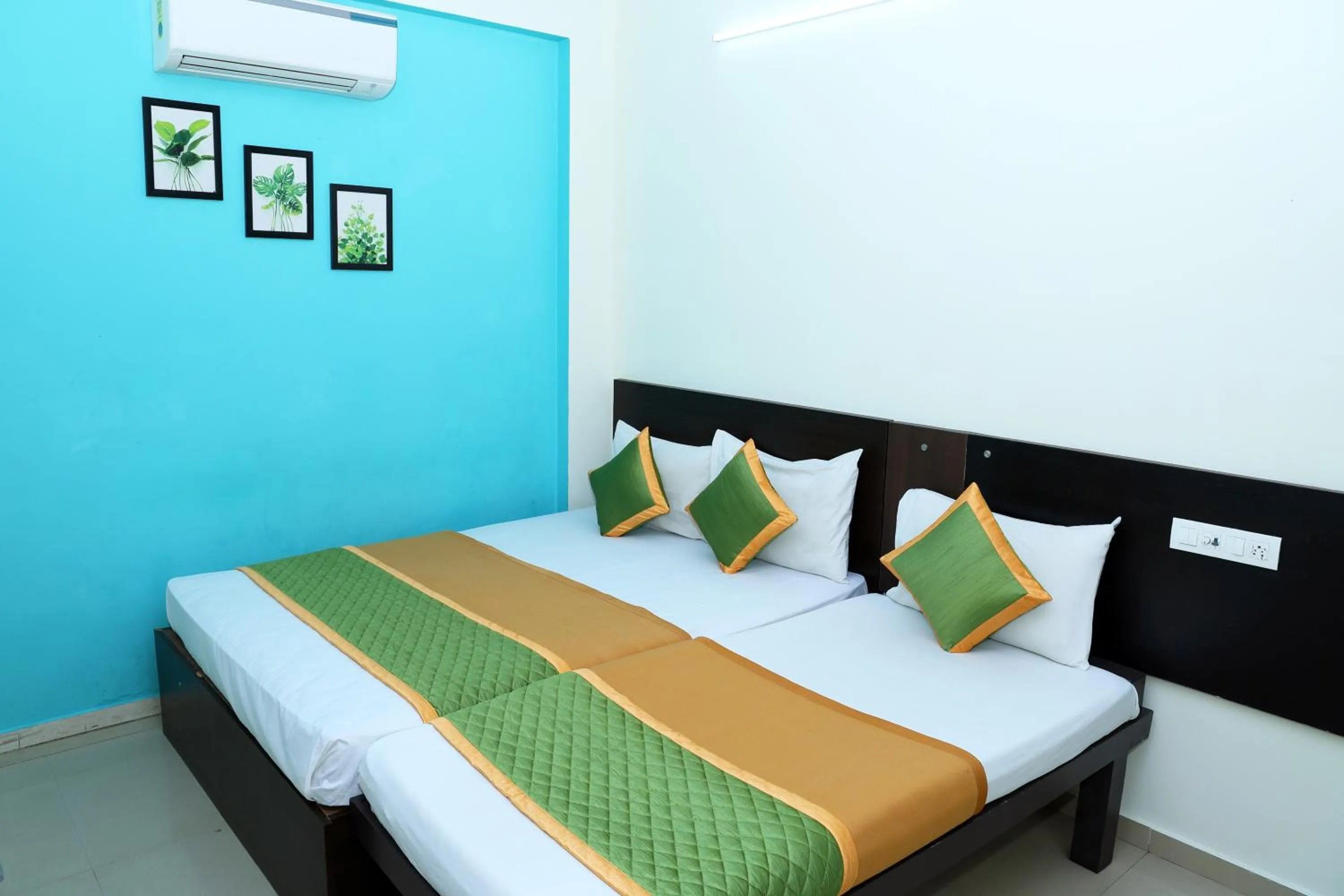 Bedroom, Bed in Royal Green Accommodation Chennai Airport