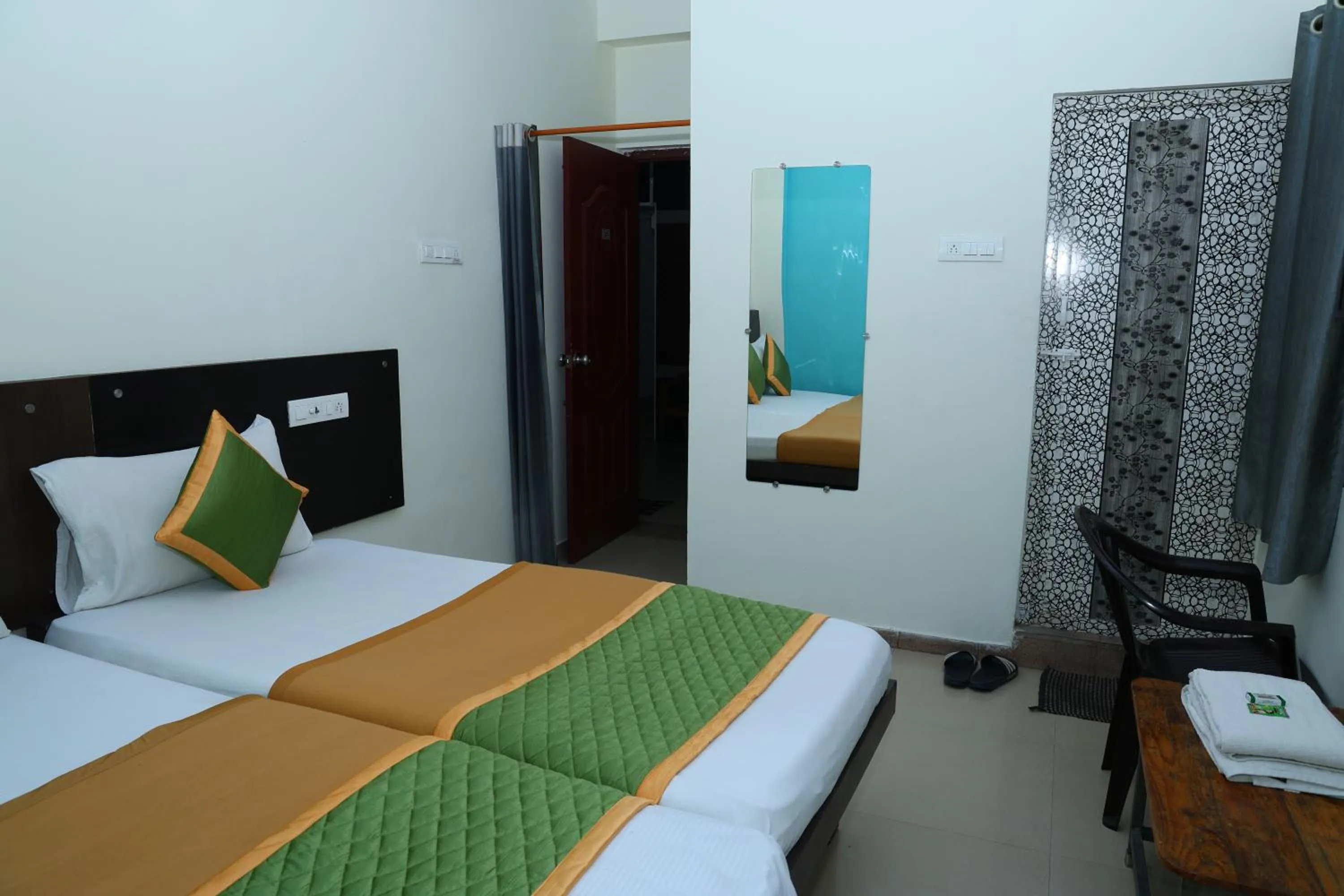 Bedroom, Bed in Royal Green Accommodation Chennai Airport