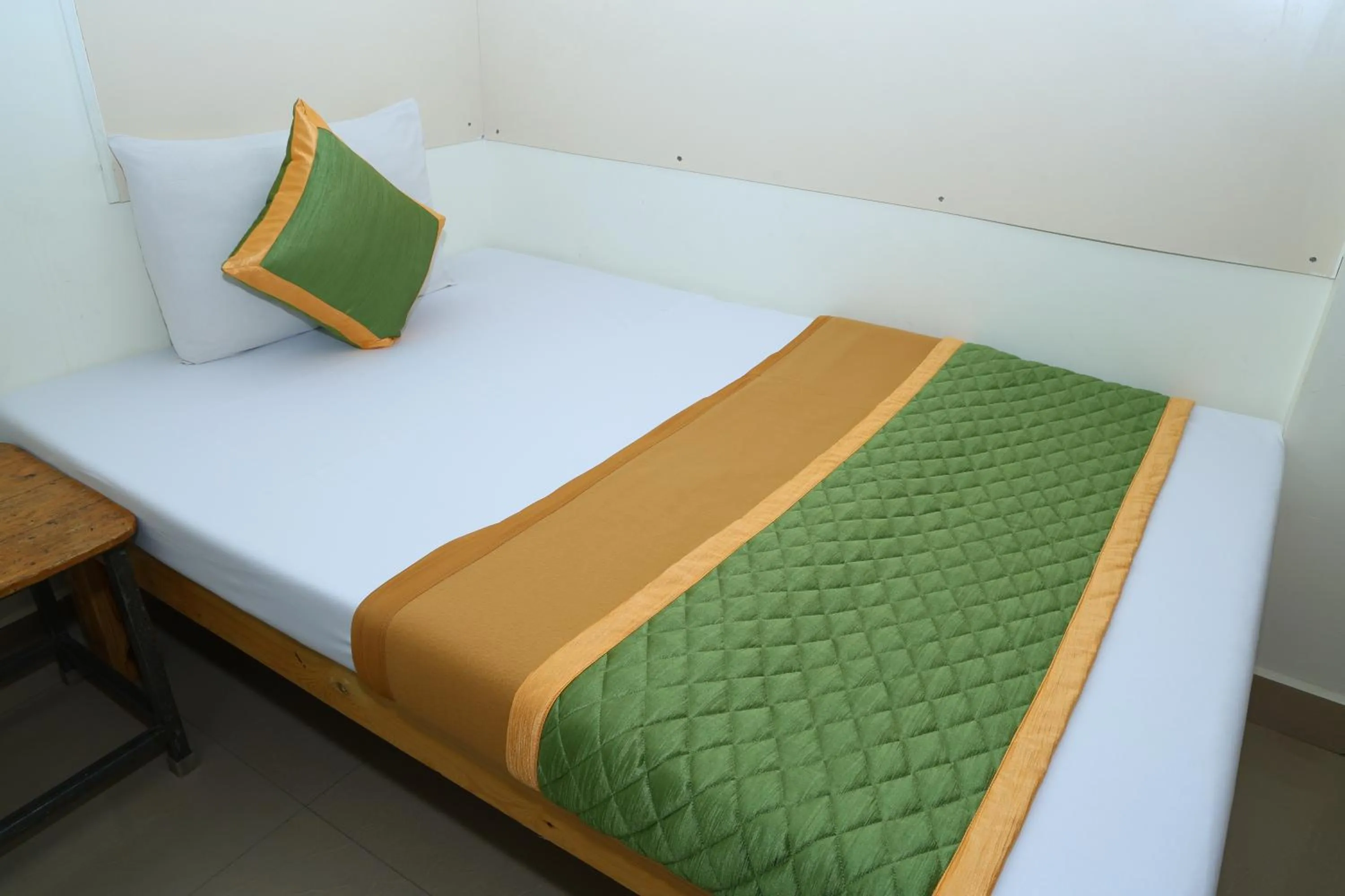 Bedroom, Bed in Royal Green Accommodation Chennai Airport