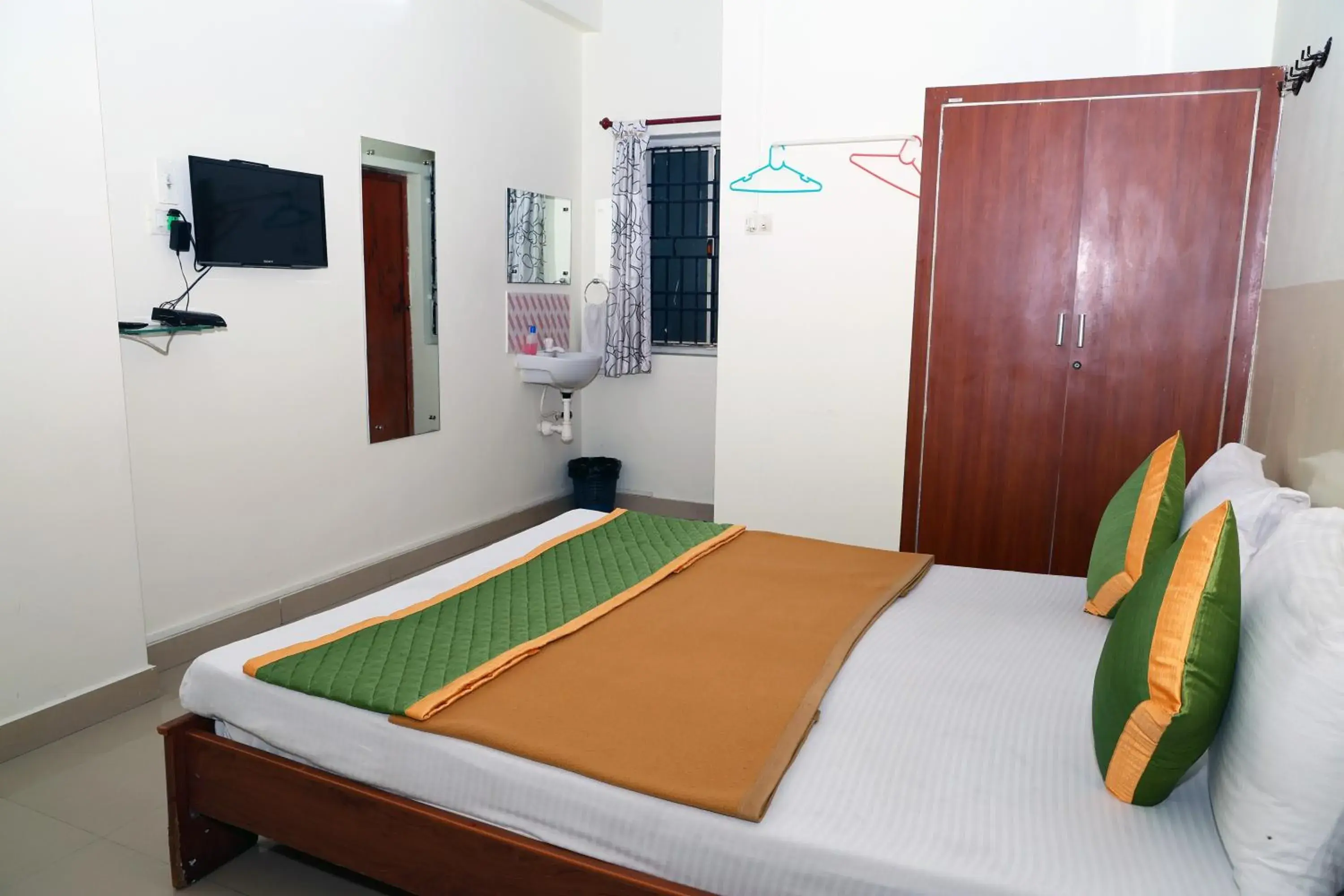 Superior Deluxe Double or Twin Room in Royal Green Accommodation Chennai Airport Superior Deluxe Double or Twin Room in Royal Green Accommodation Chennai Airport
