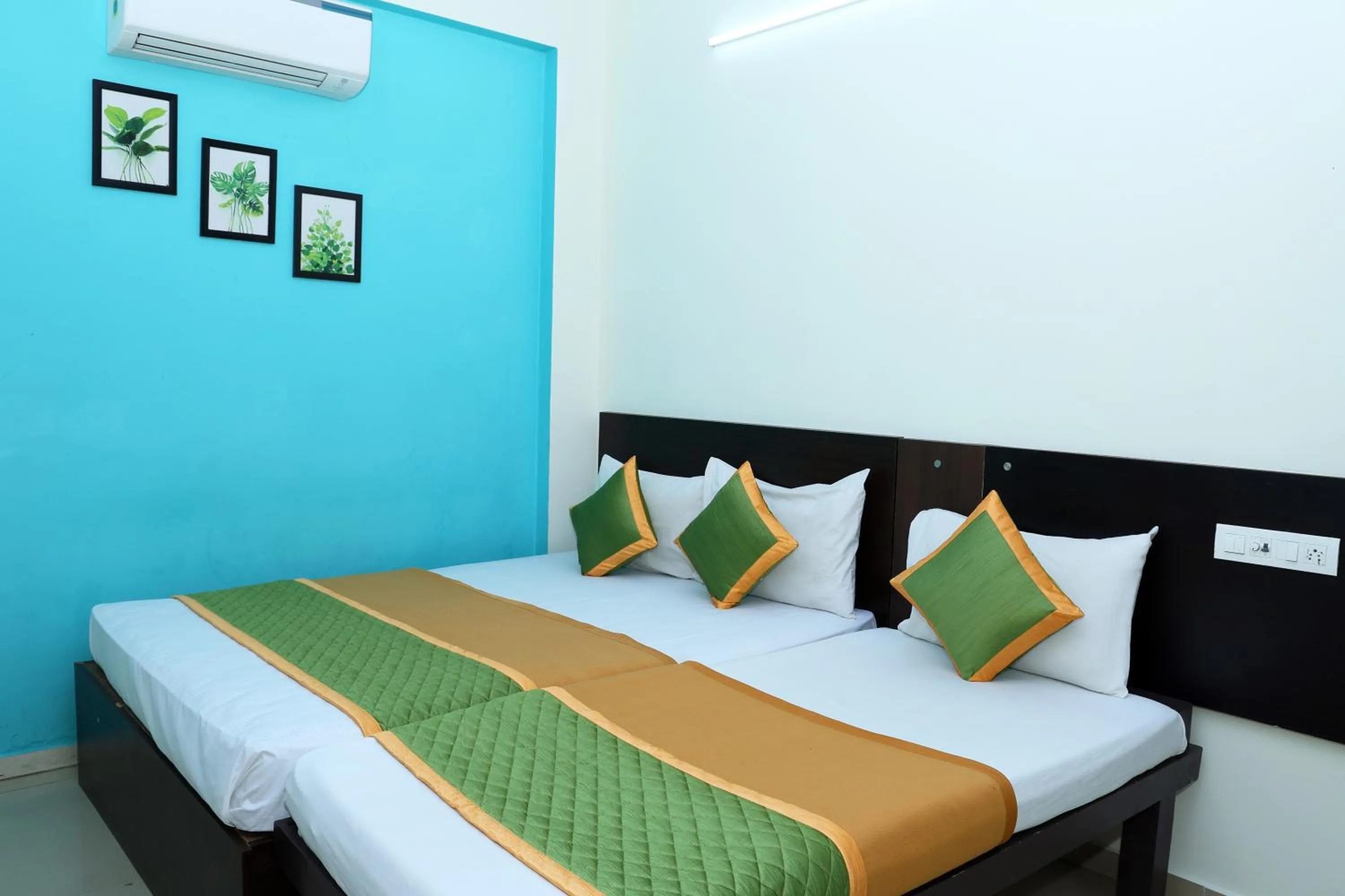 Bedroom, Bed in Royal Green Accommodation Chennai Airport
