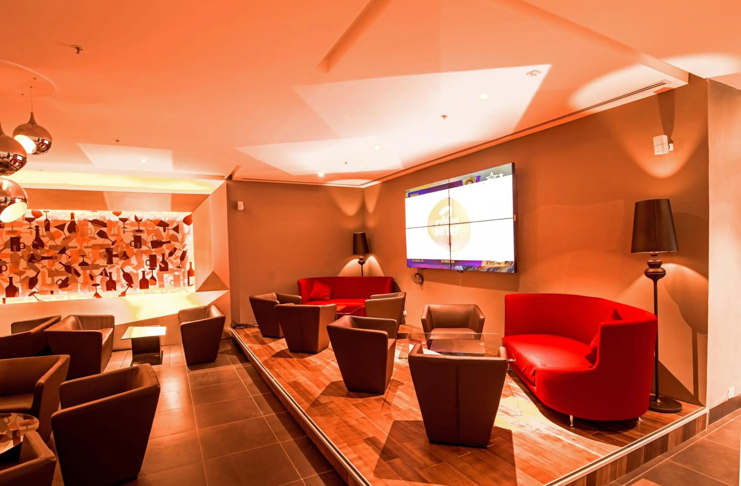 Lounge or bar in Howard Johnson By Wyndham, Hebbal, Bengaluru