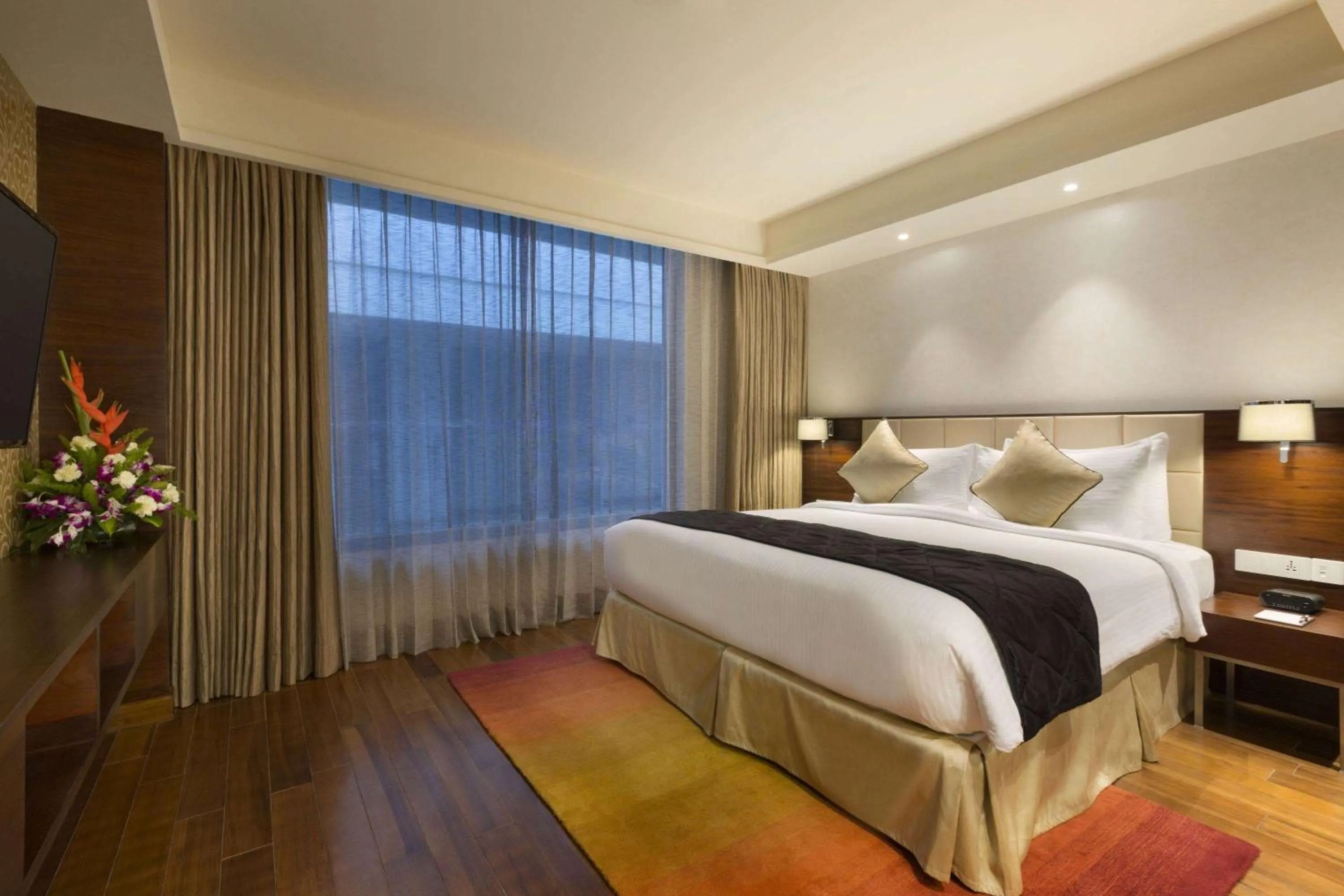 Photo of the whole room, Bed in Howard Johnson By Wyndham, Hebbal, Bengaluru