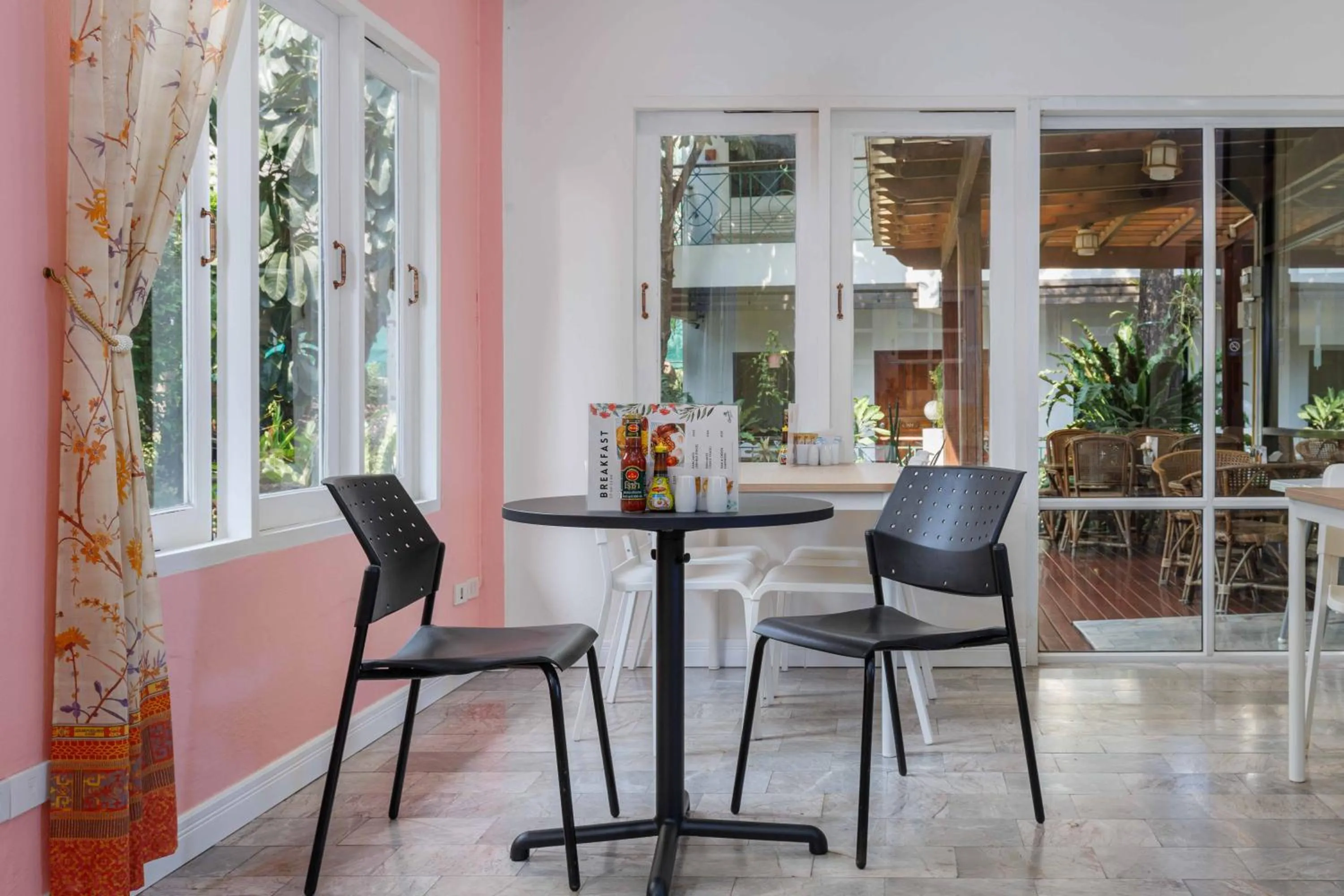 Dining area in Charlie House Pin Klao