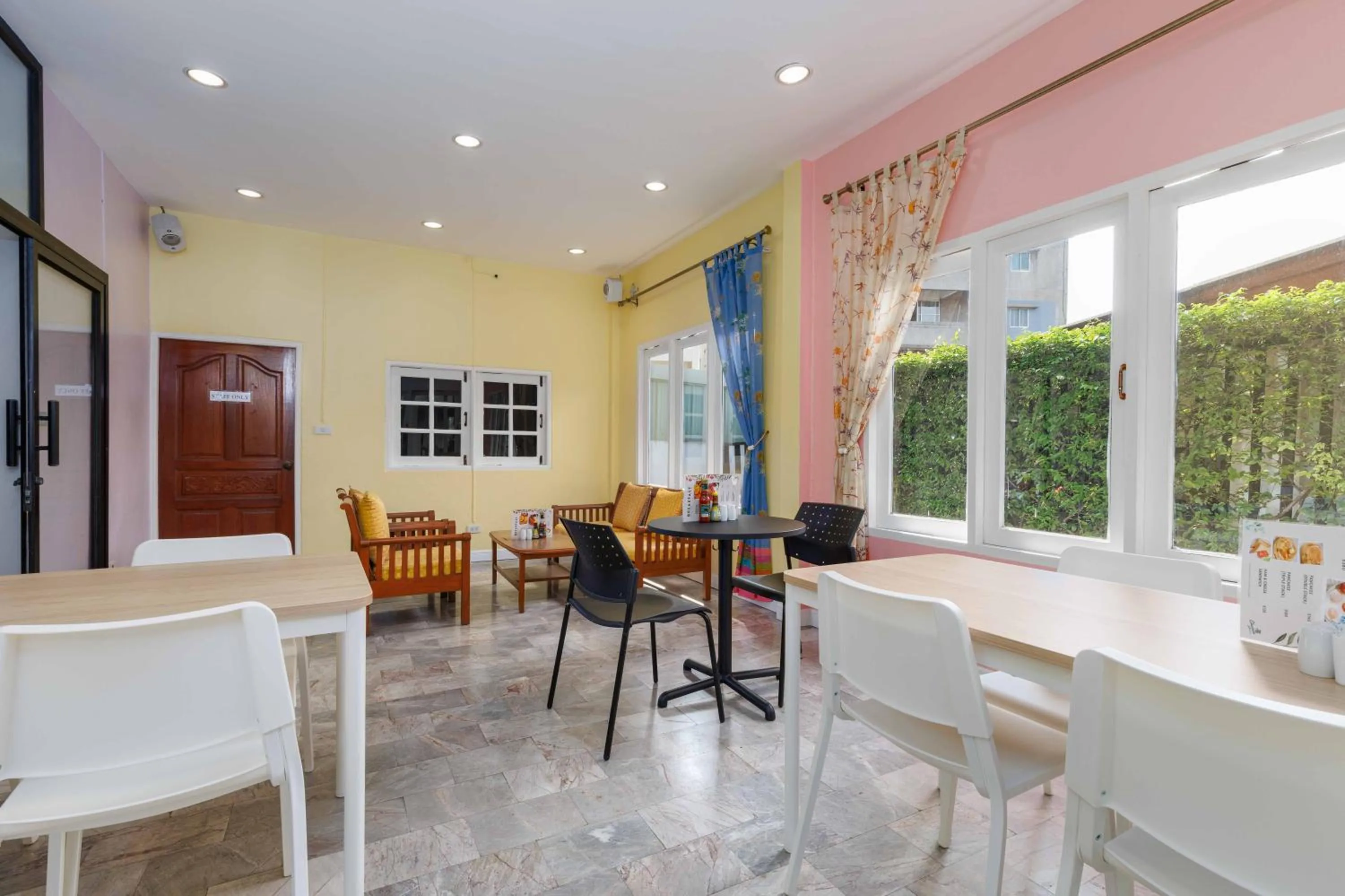Dining area in Charlie House Pin Klao