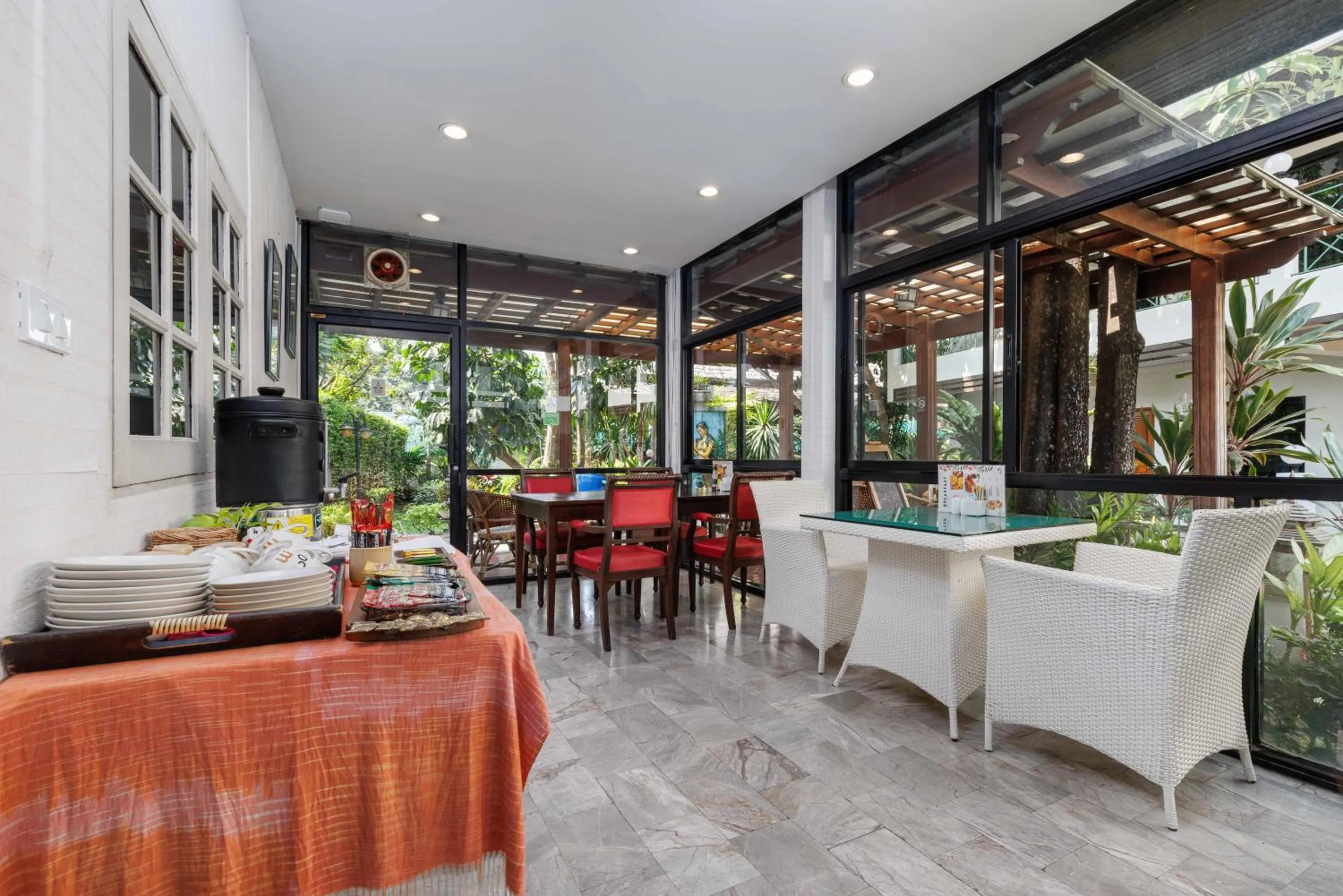 Dining area in Charlie House Pin Klao