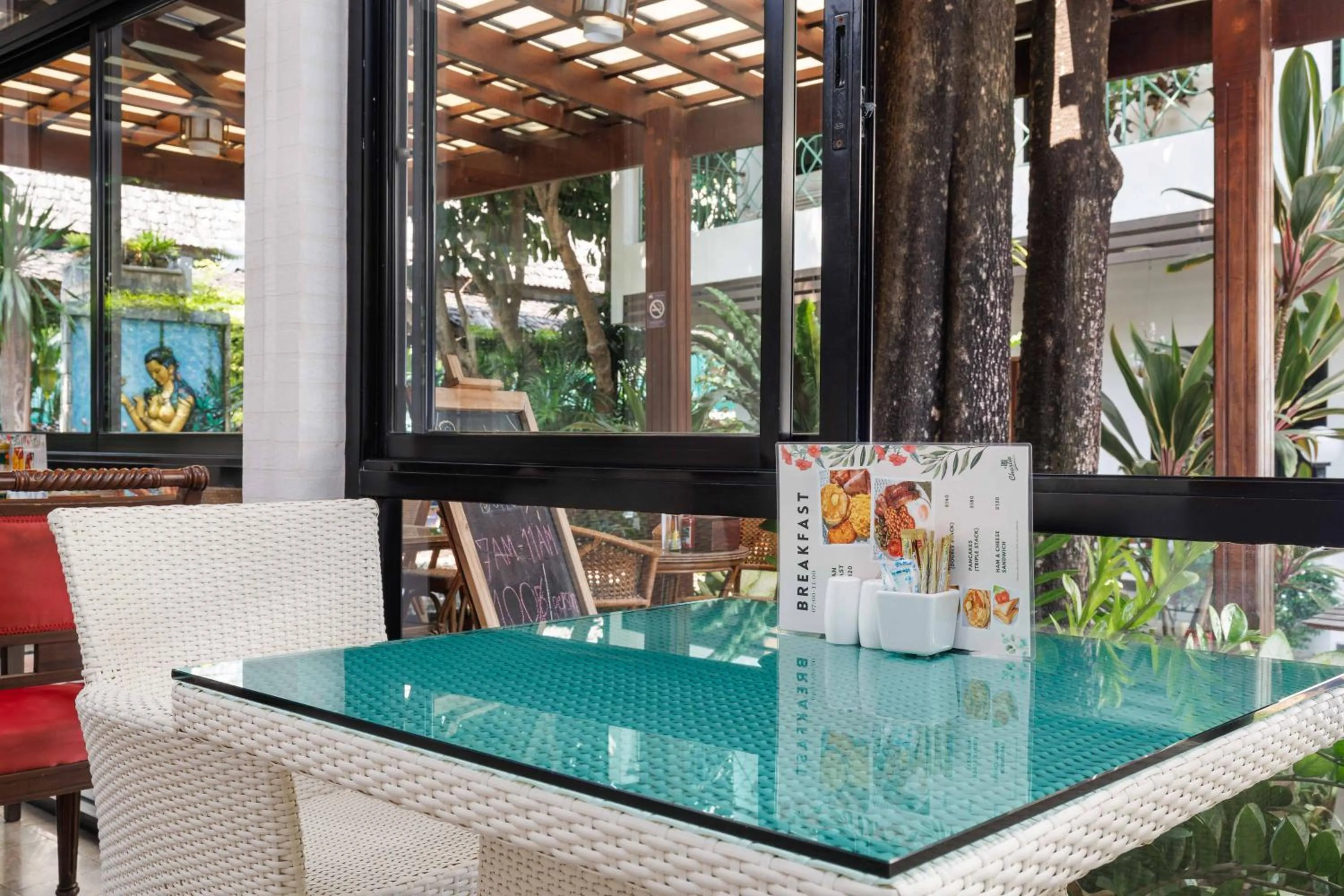 Breakfast in Charlie House Pin Klao