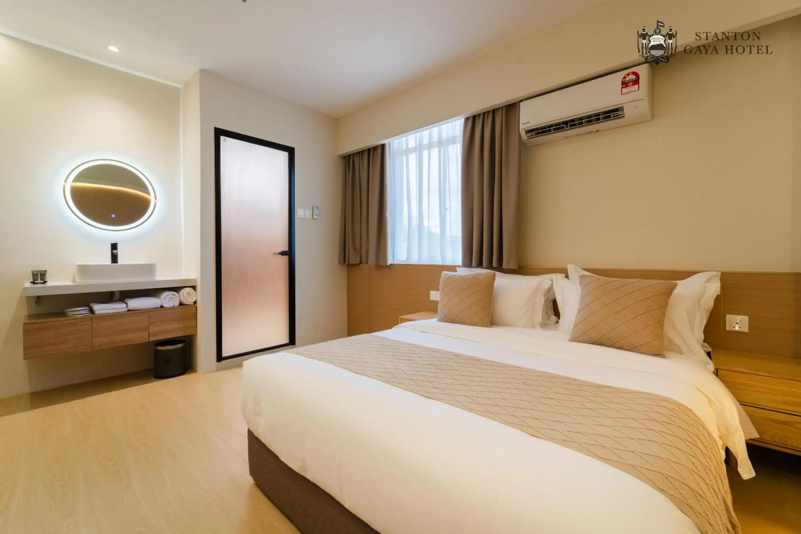 View (from property/room), Bed in Stanton Gaya Hotel