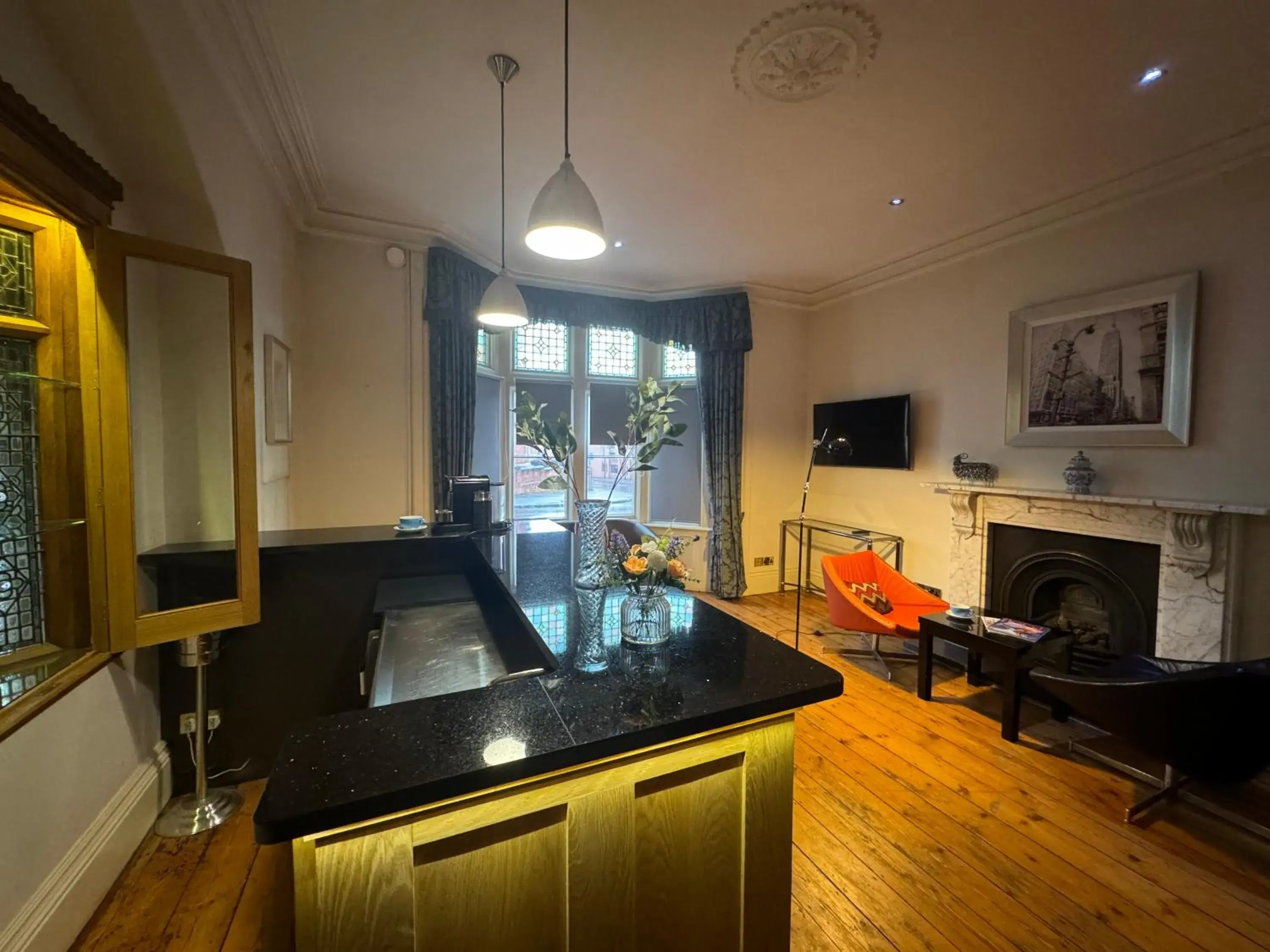 Suite in Taunton Town House Suite in Taunton Town House