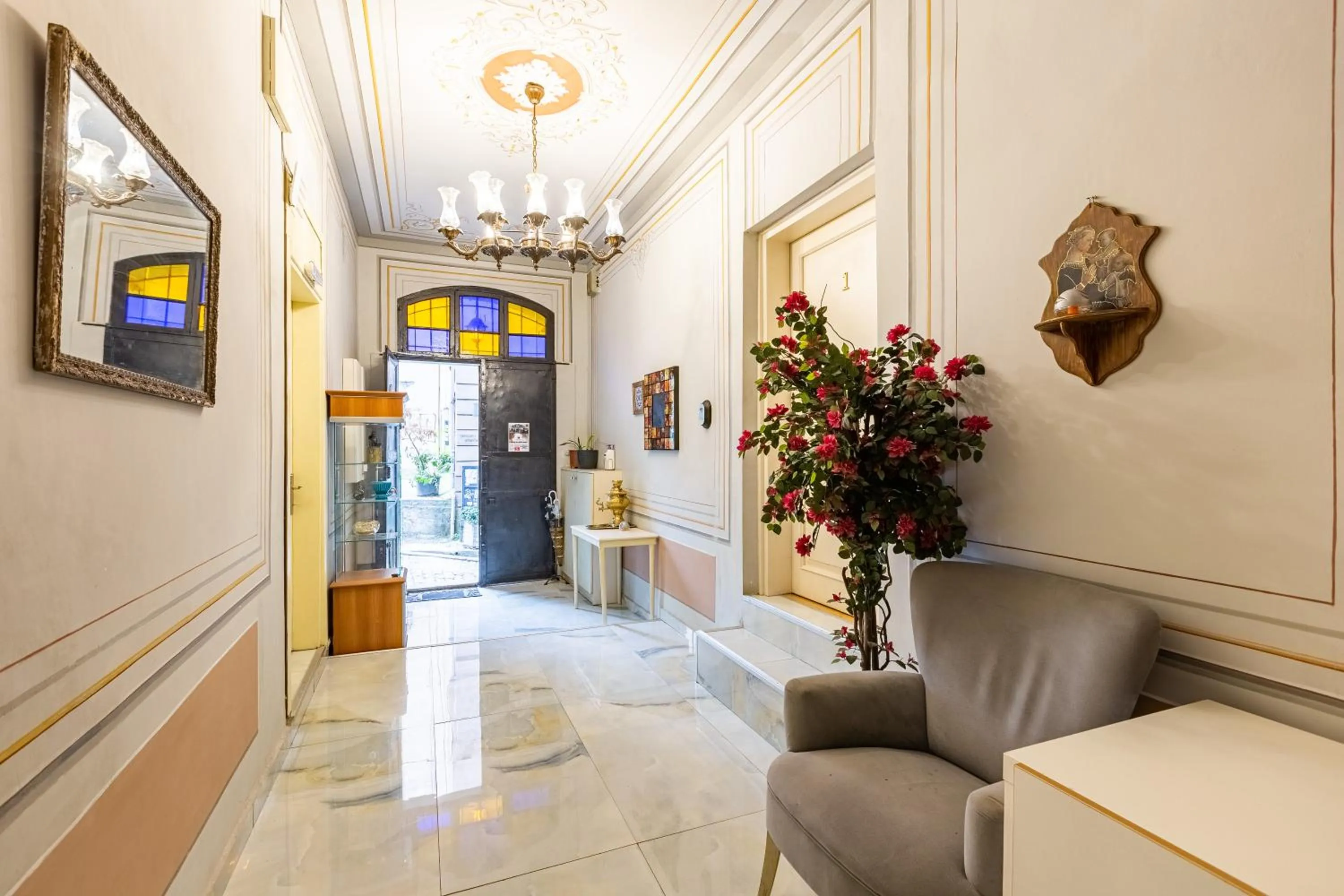 Facade/entrance in Ali Pasha Apartment