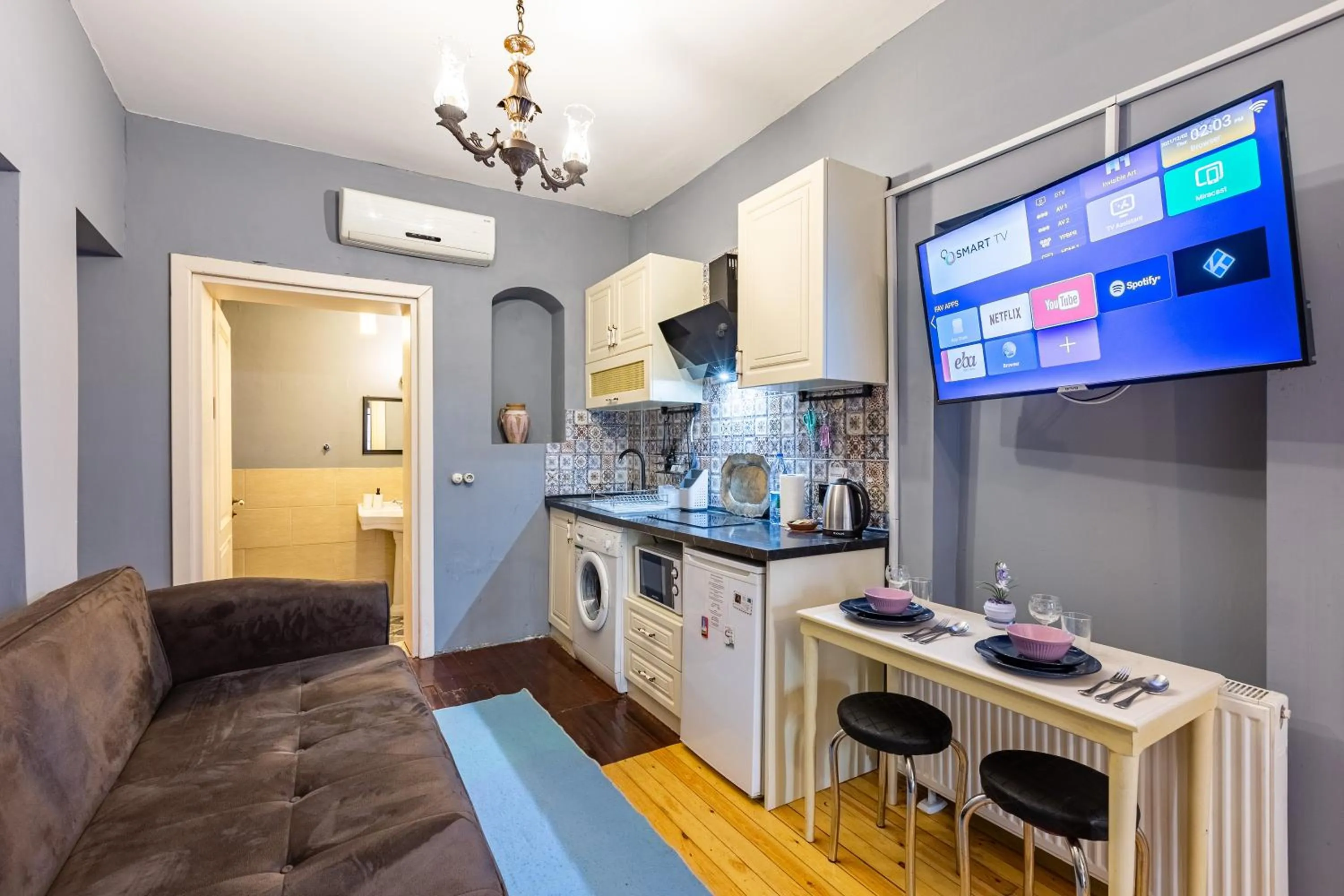 Seating area in Ali Pasha Apartment