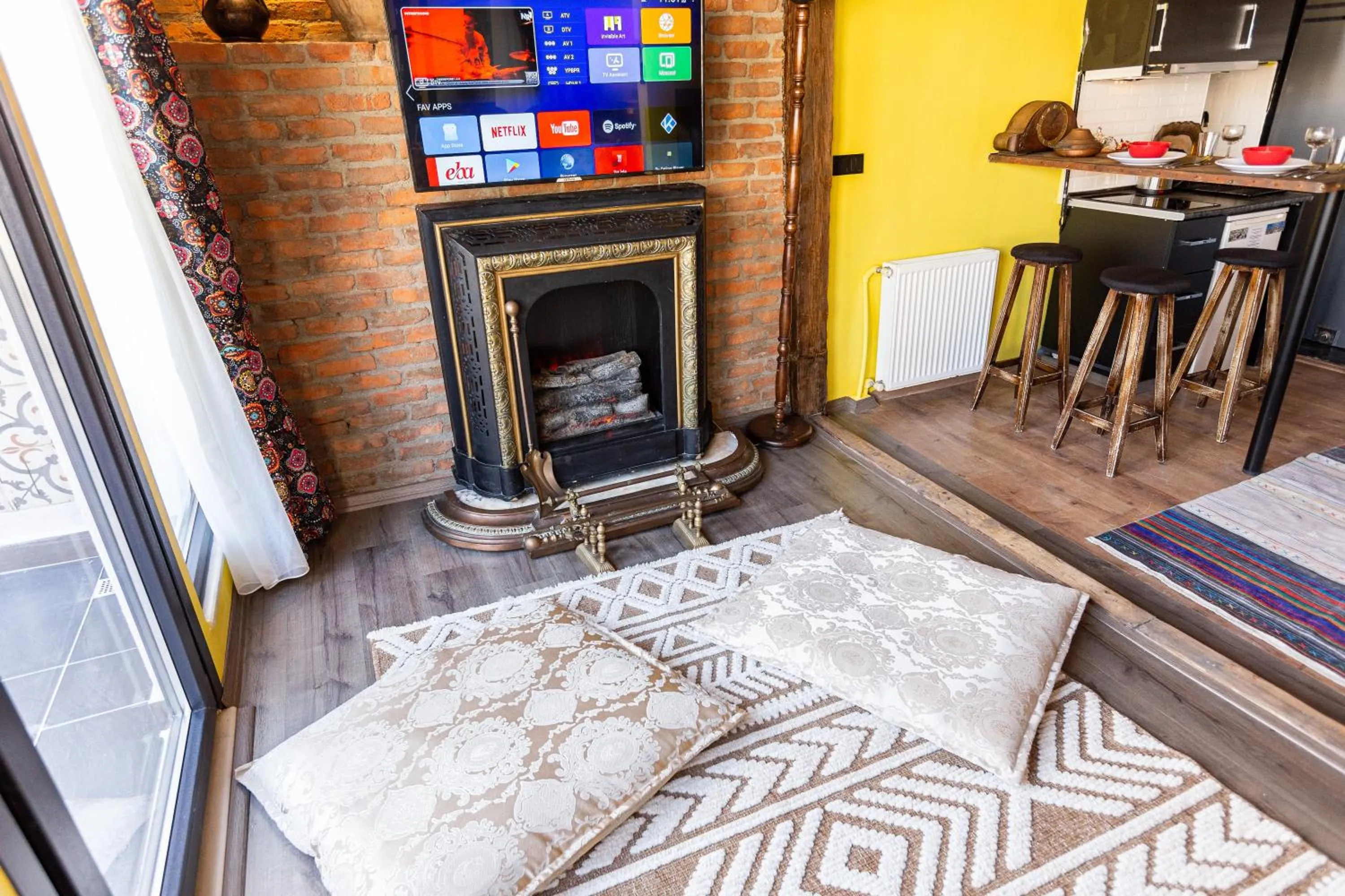 Seating area in Ali Pasha Apartment