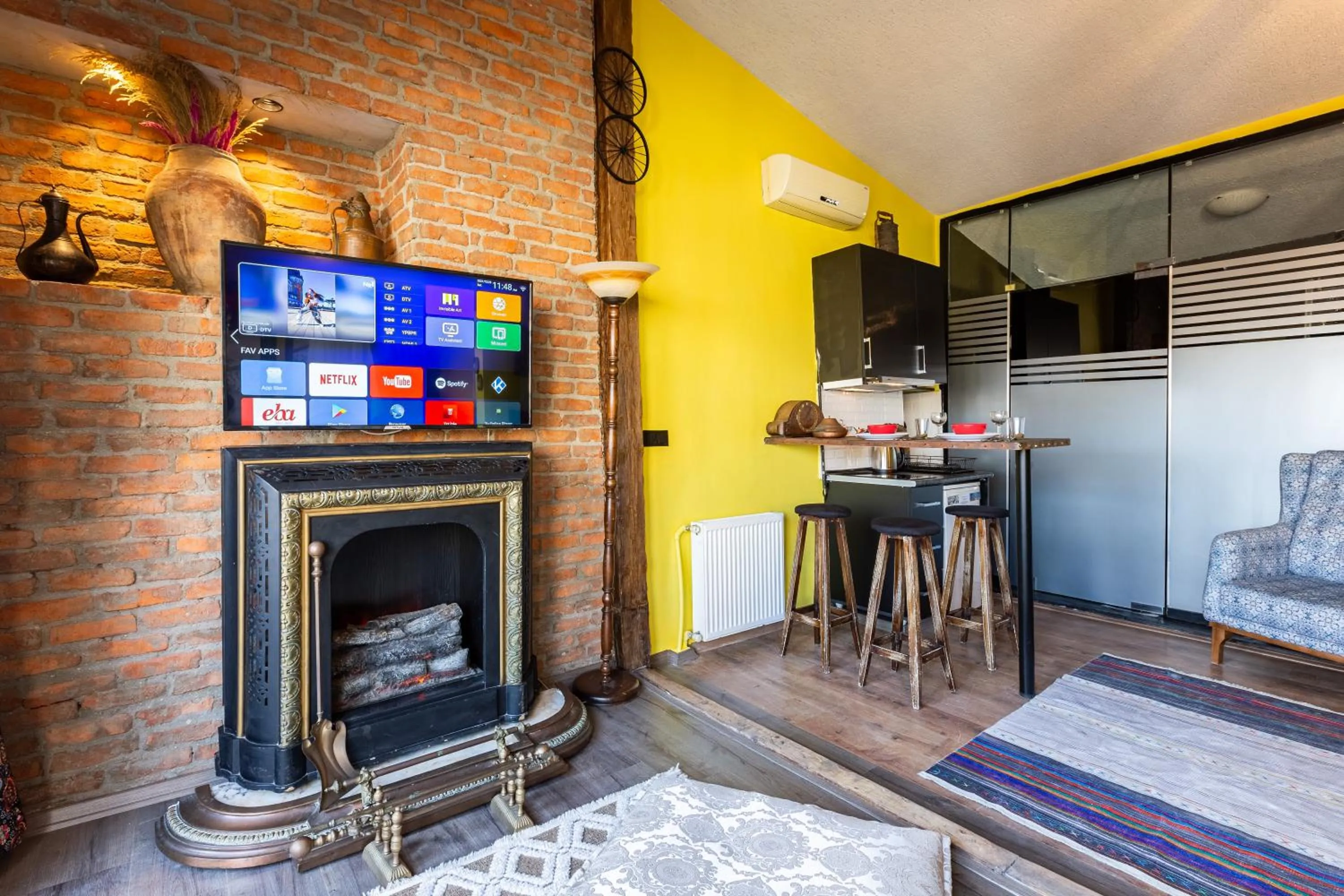 Decorative detail in Ali Pasha Apartment