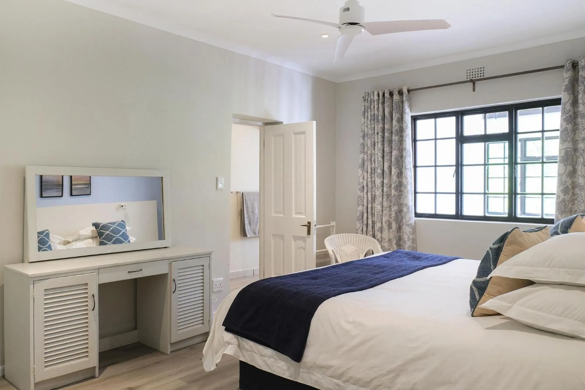 Bedroom, Bed in High Season Farm Luxury Cottages