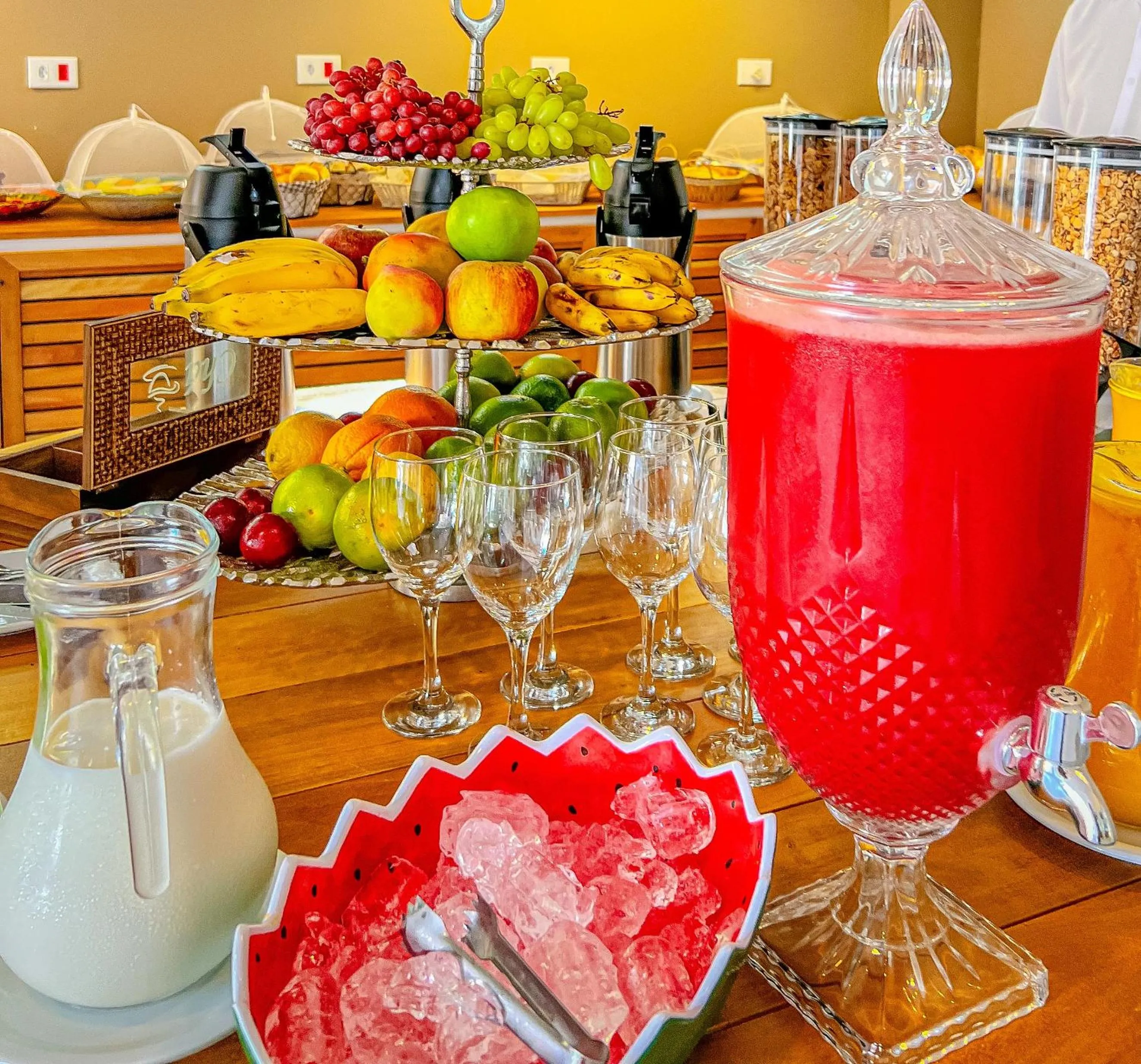 Breakfast in Catalina Hotel