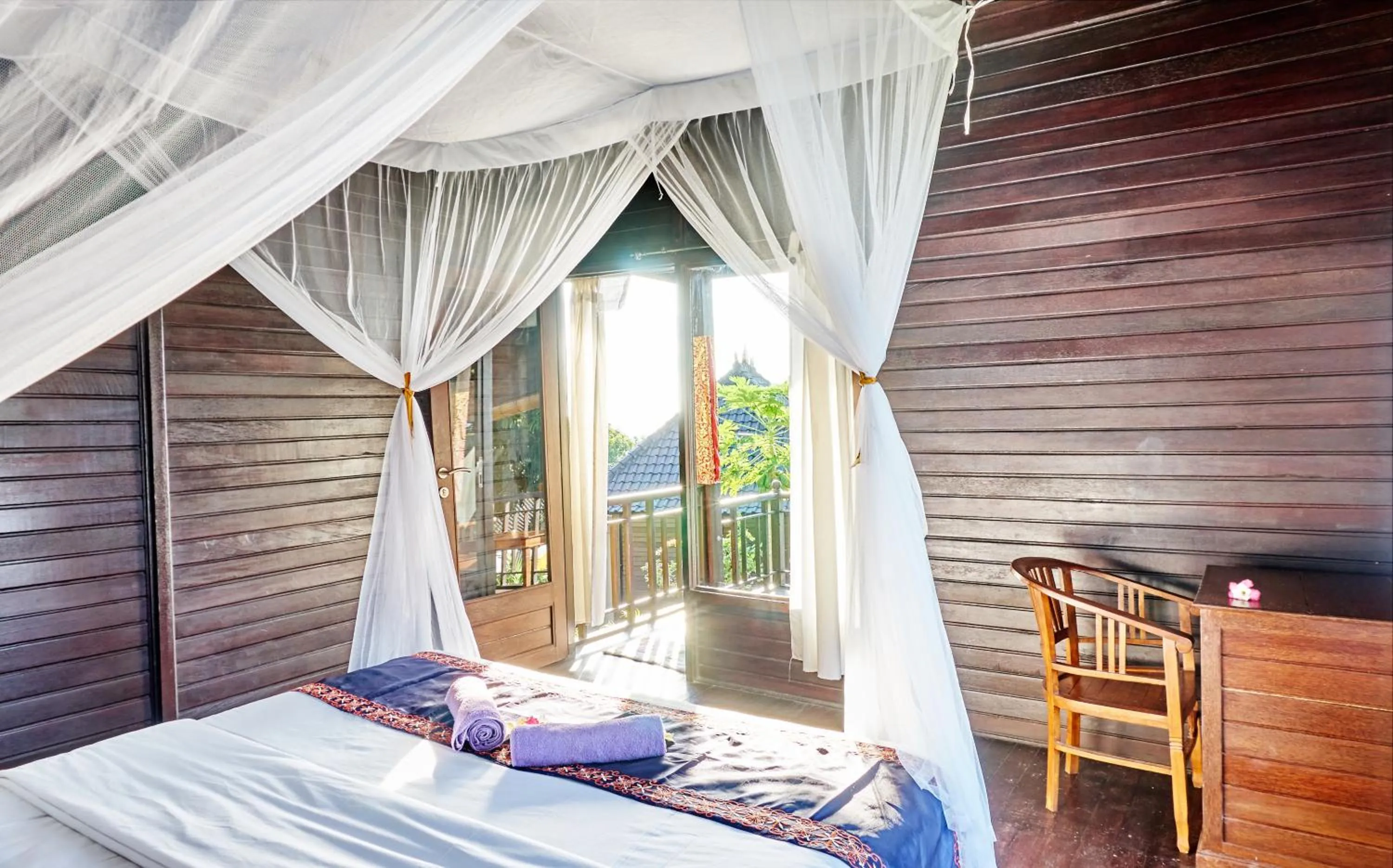 Balcony/Terrace, Bed in Sunrise Ocean Hut's Lembongan