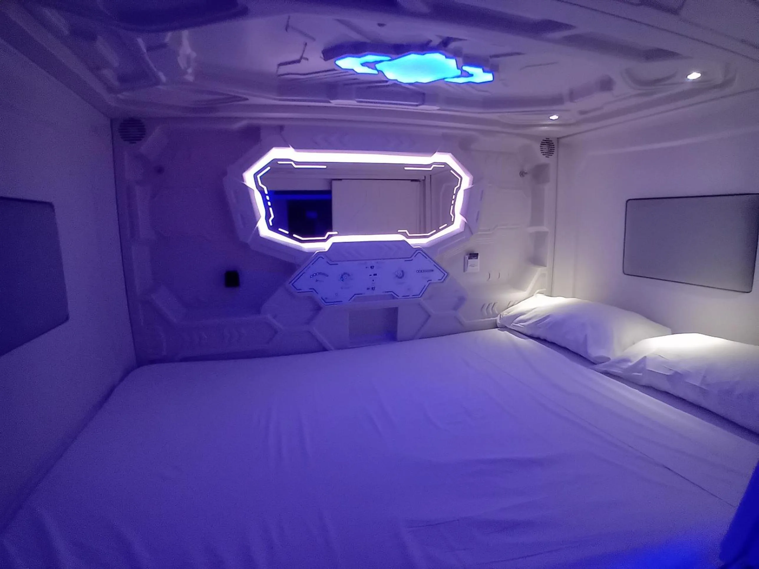 Bed in CAPSULE INN VALENCIA Hostel