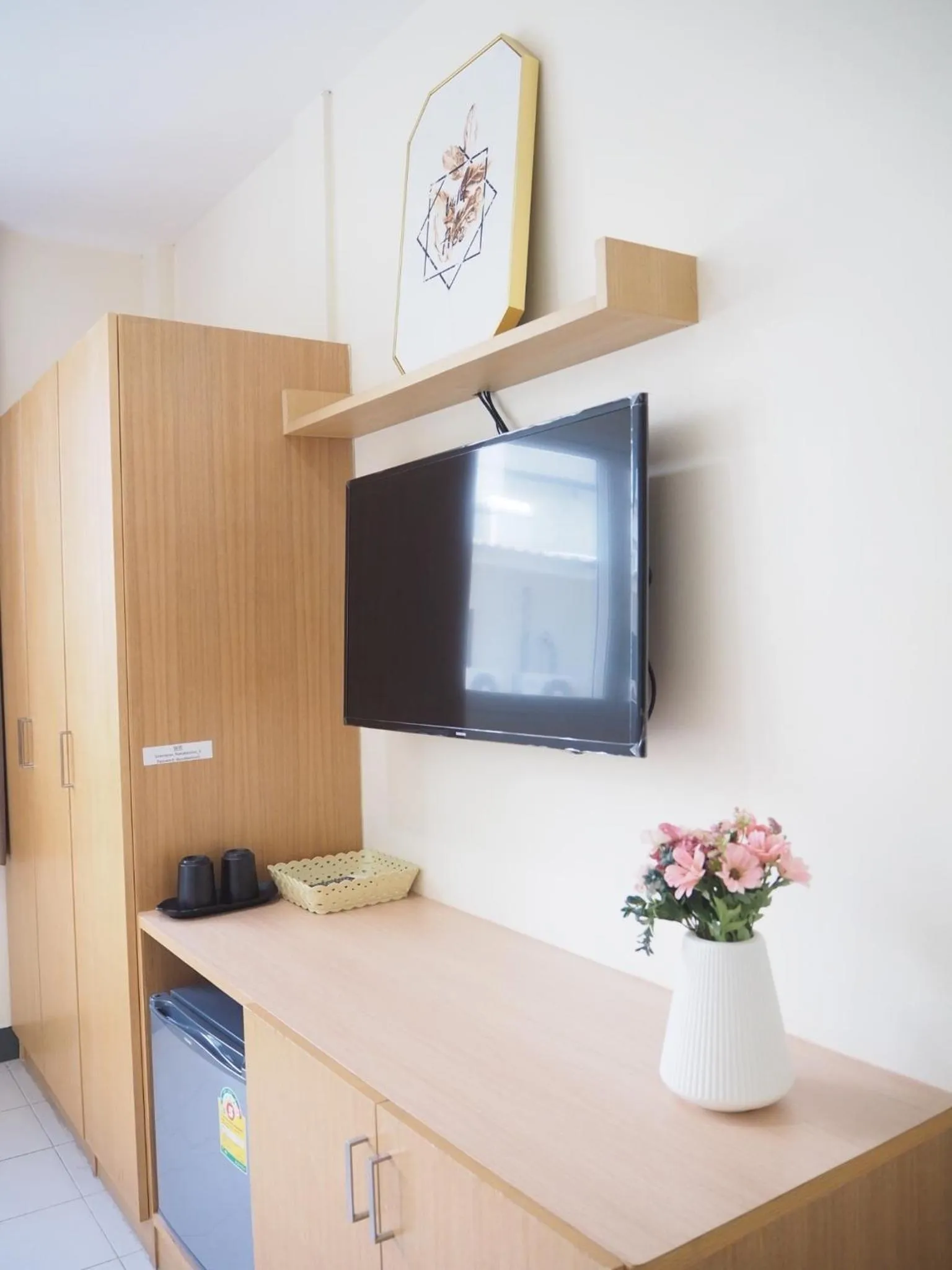 TV and multimedia in NANA BEST INN HOTEL