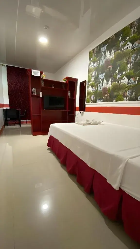 Deluxe Room in DESTINY'S PLACE HOTEL - STAY COOL THIS SUMMER! COLD ROOMS!! CHEAPEST RATE! NEAR ROBINSONs XENTRO MALL!! Deluxe Room in DESTINY'S PLACE HOTEL - STAY COOL THIS SUMMER! COLD ROOMS!! CHEAPEST RATE! NEAR ROBINSONs XENTRO MALL!!