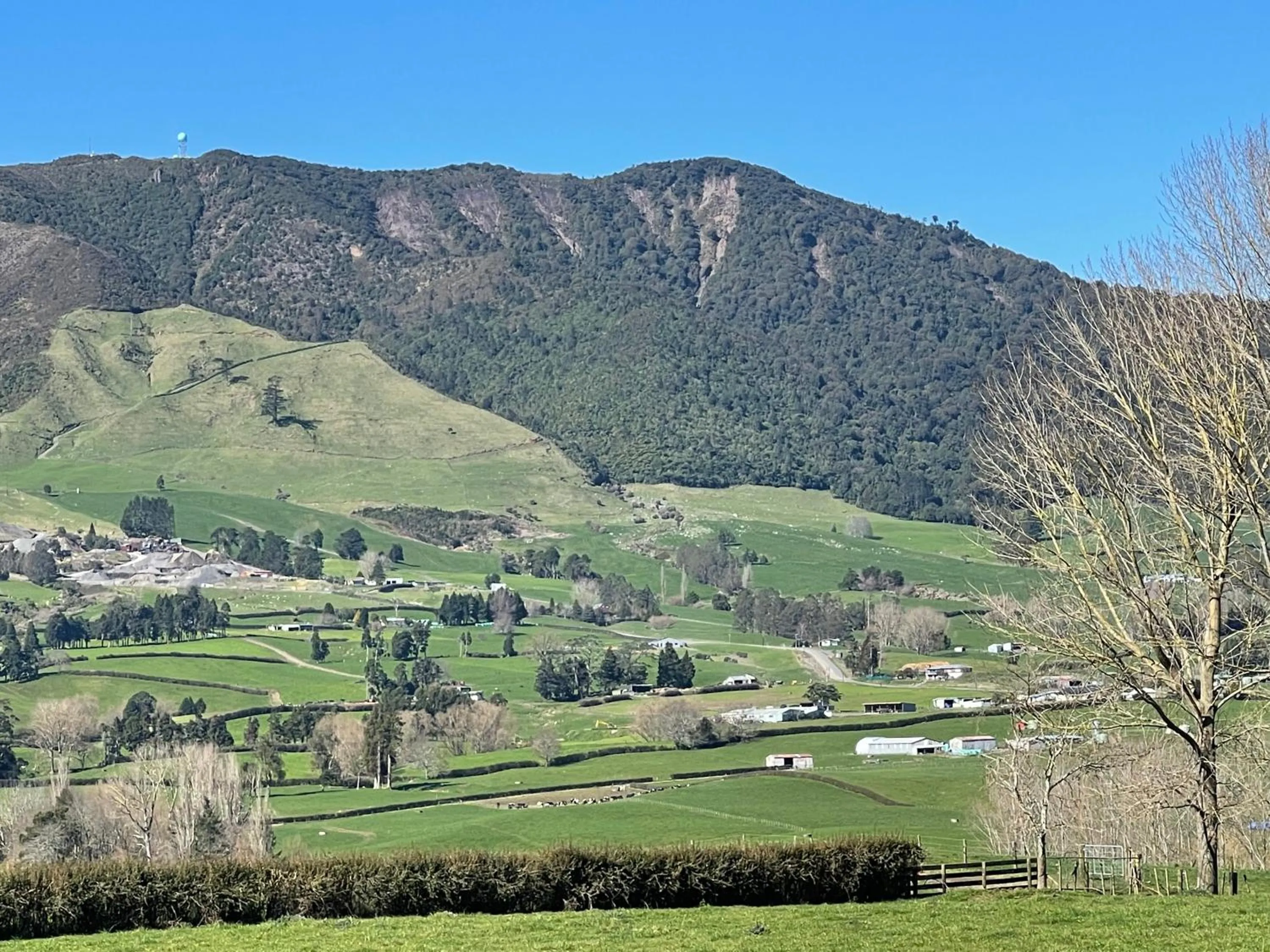 Mountain view in Matamata Lodge