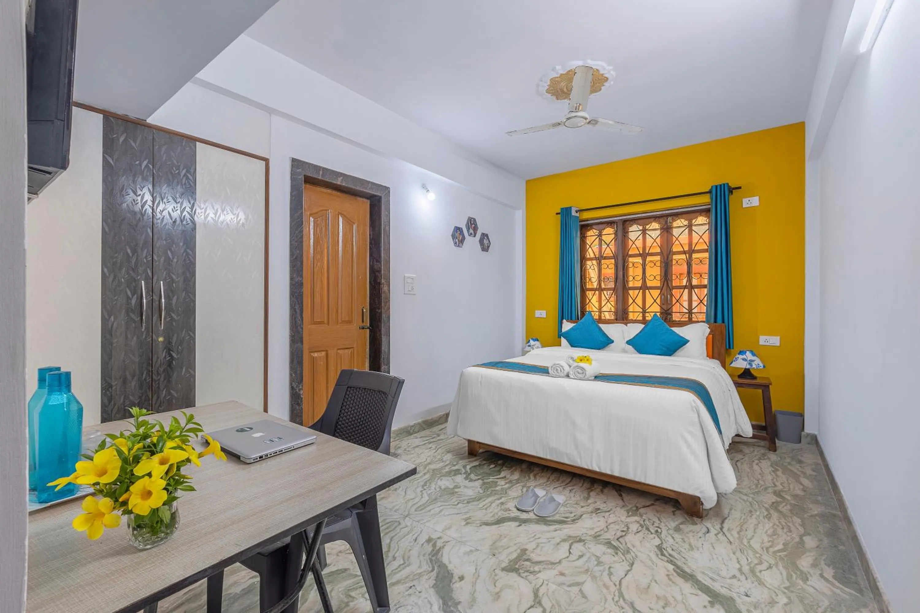 Coffee/tea facilities, Bed in The Sequeira Goa