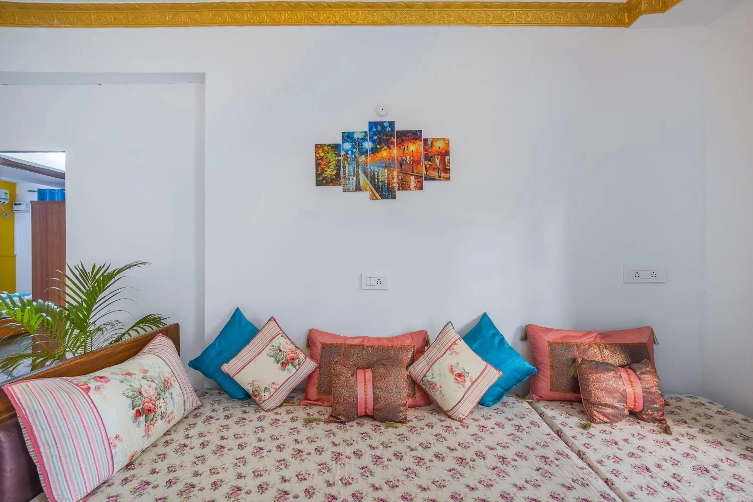 Living room, Bed in The Sequeira Goa