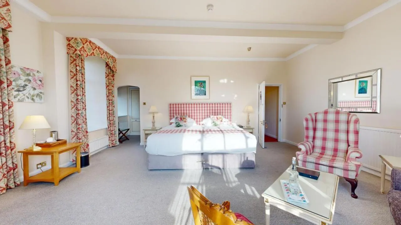 Photo of the whole room, Bed in Castle Hotel