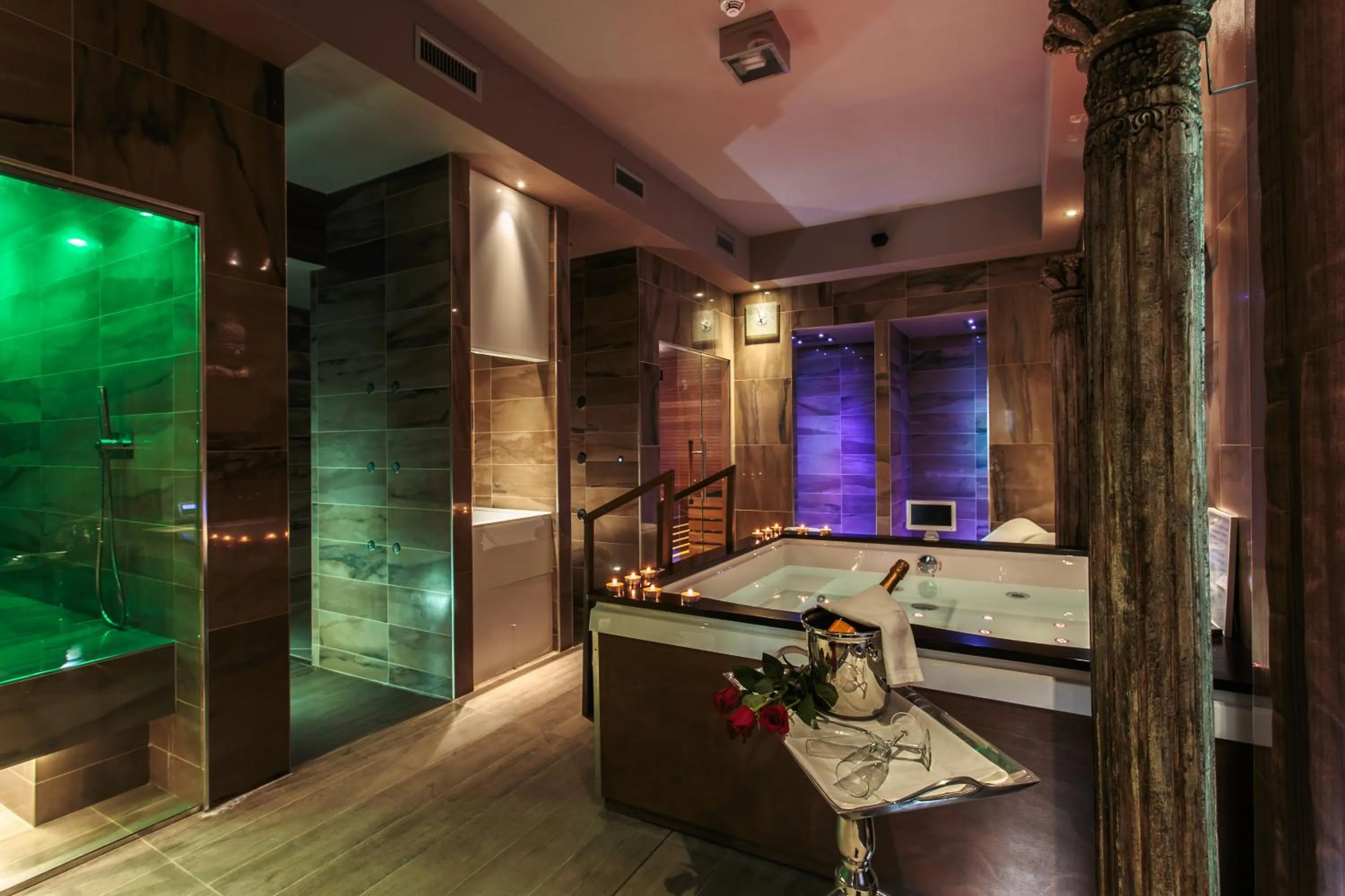 Hot Tub in Princier Fine Resort & SPA