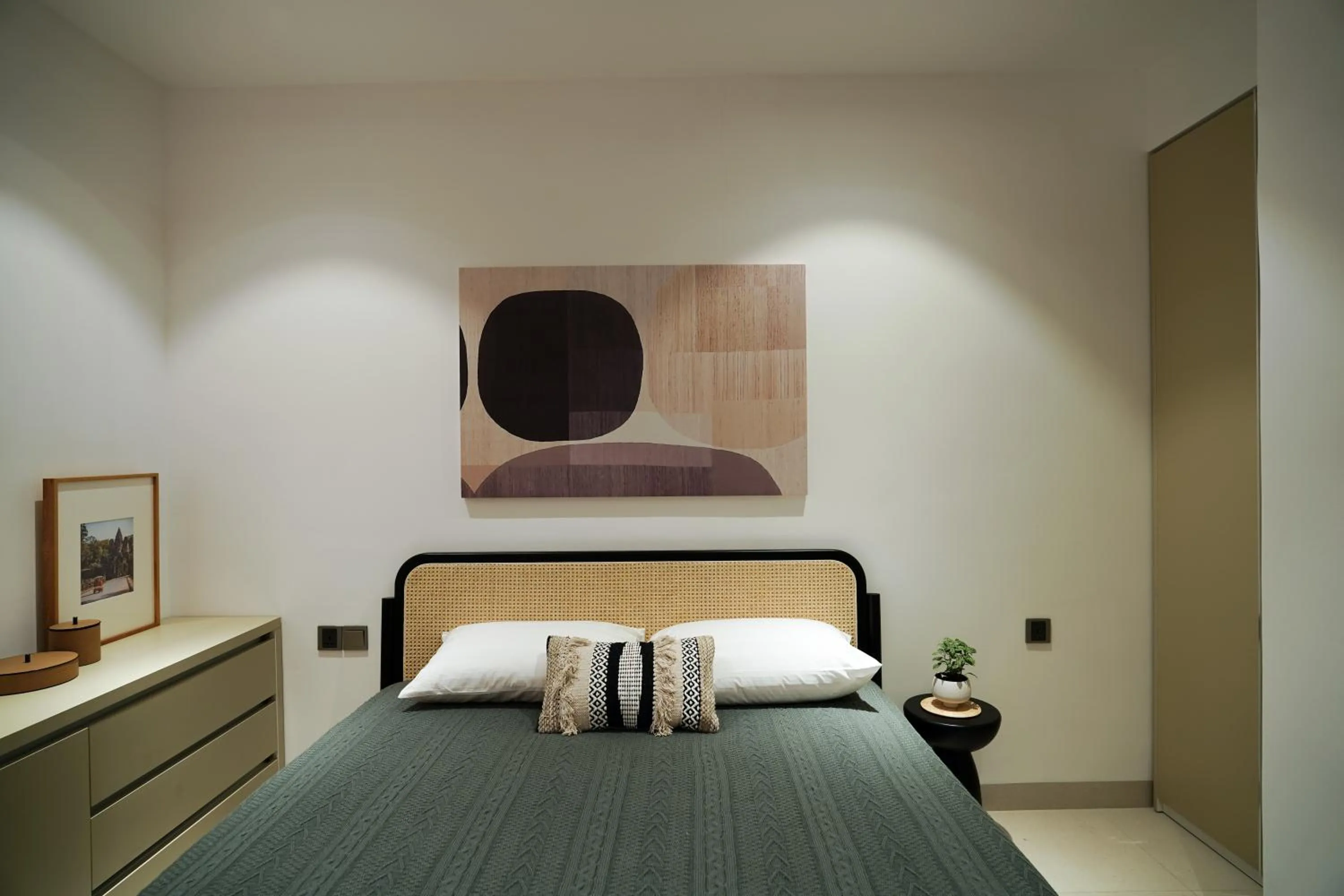 Bed in Velea@Rose Apple Square