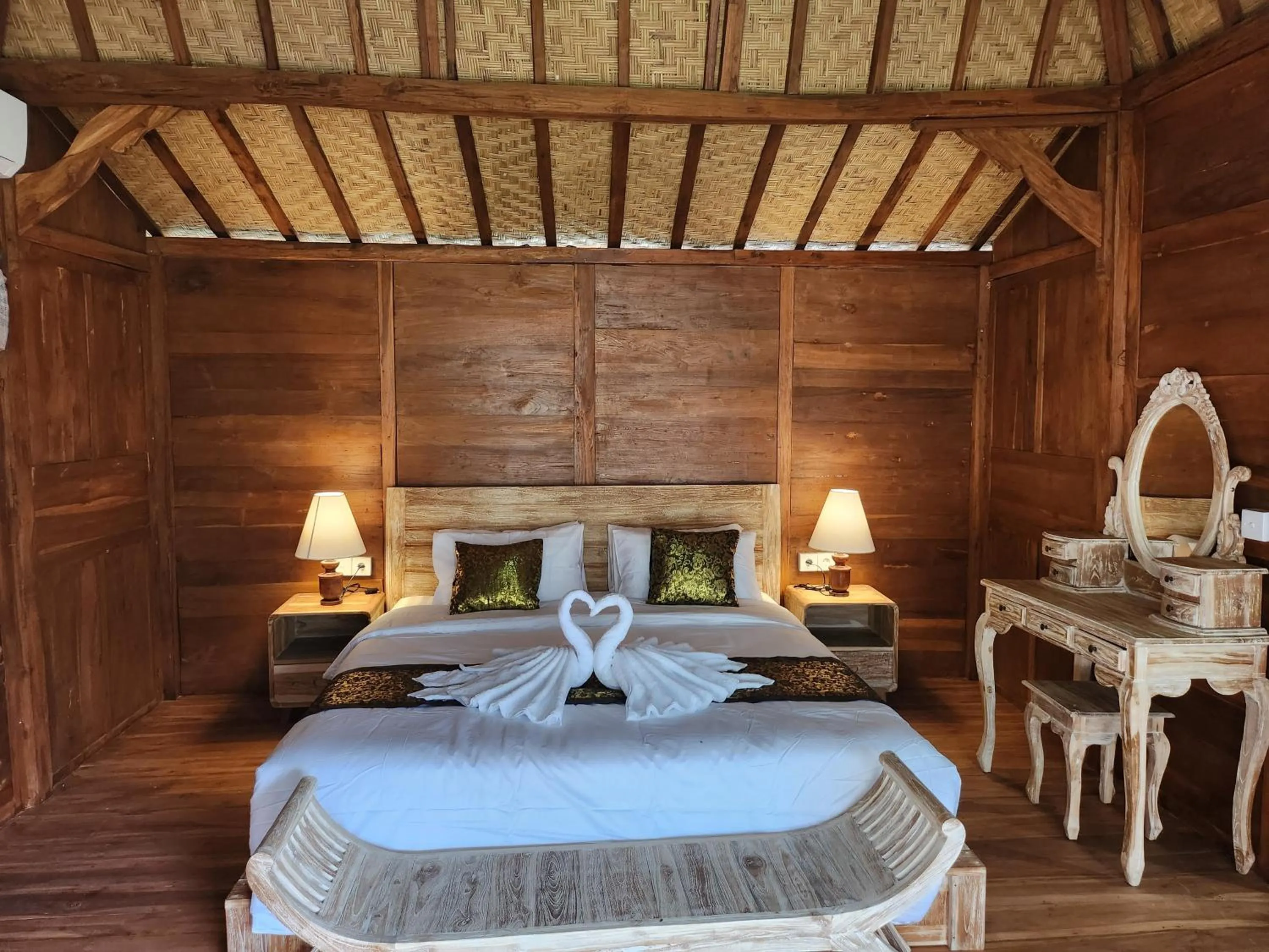 Bed in Starlake Villa & Glamping