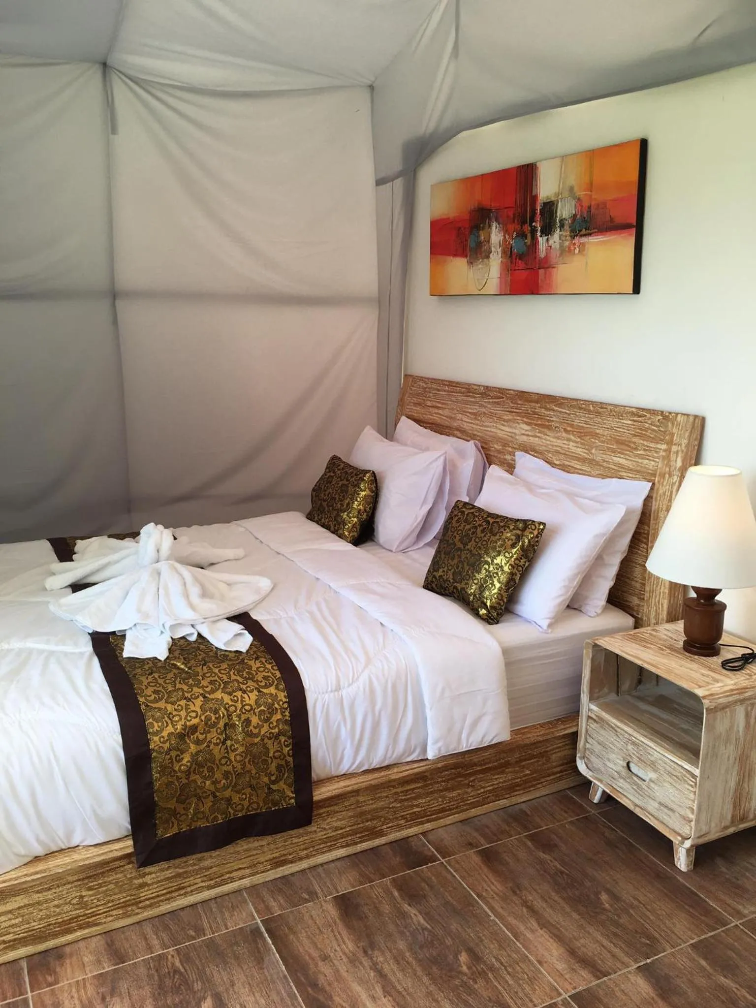 Bed in Starlake Villa & Glamping