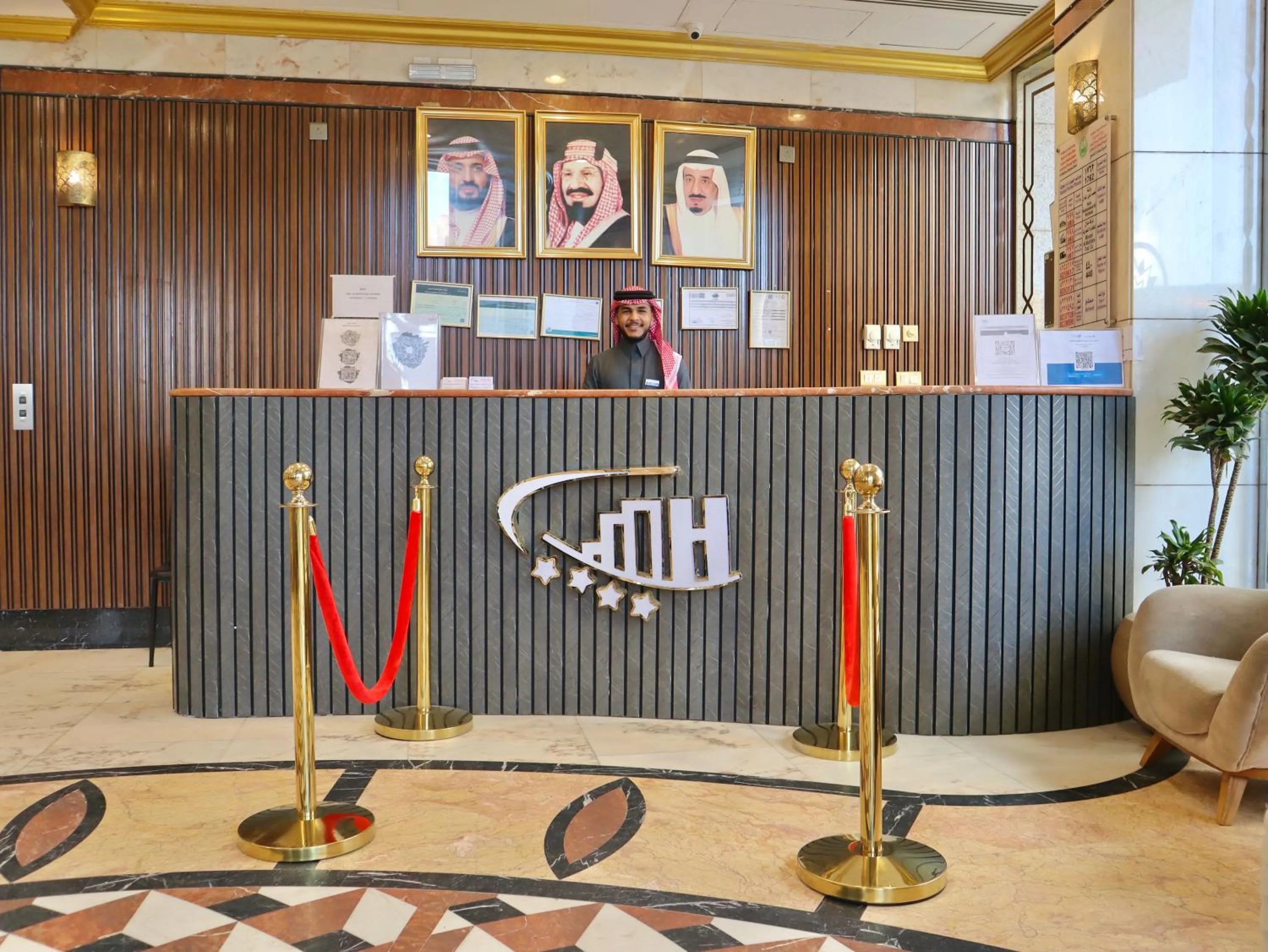 Lobby or reception in Al Mukhtara Almasi Hotel