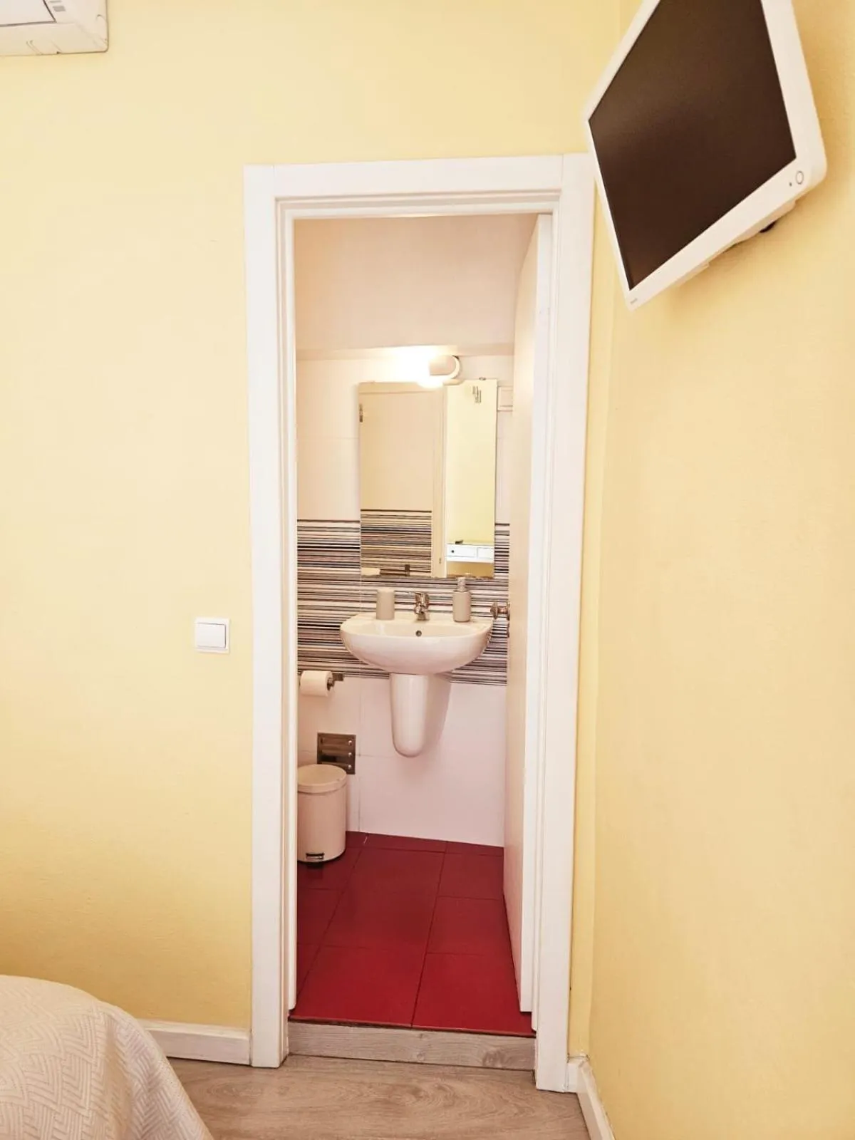Bathroom in Alcamim Guesthouse