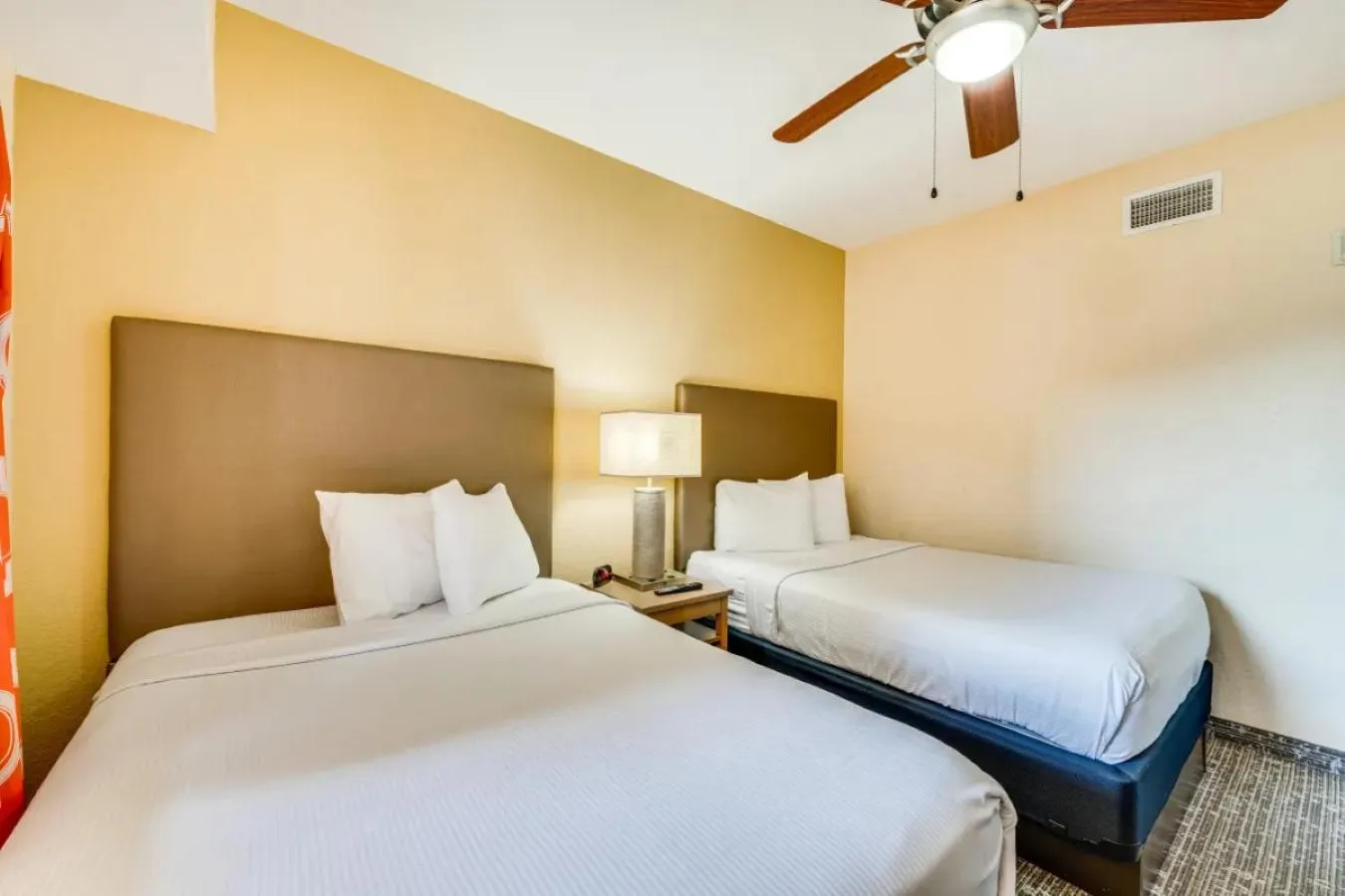 Bed in Cozy Orlando Resort Condo 4Mi from Disney