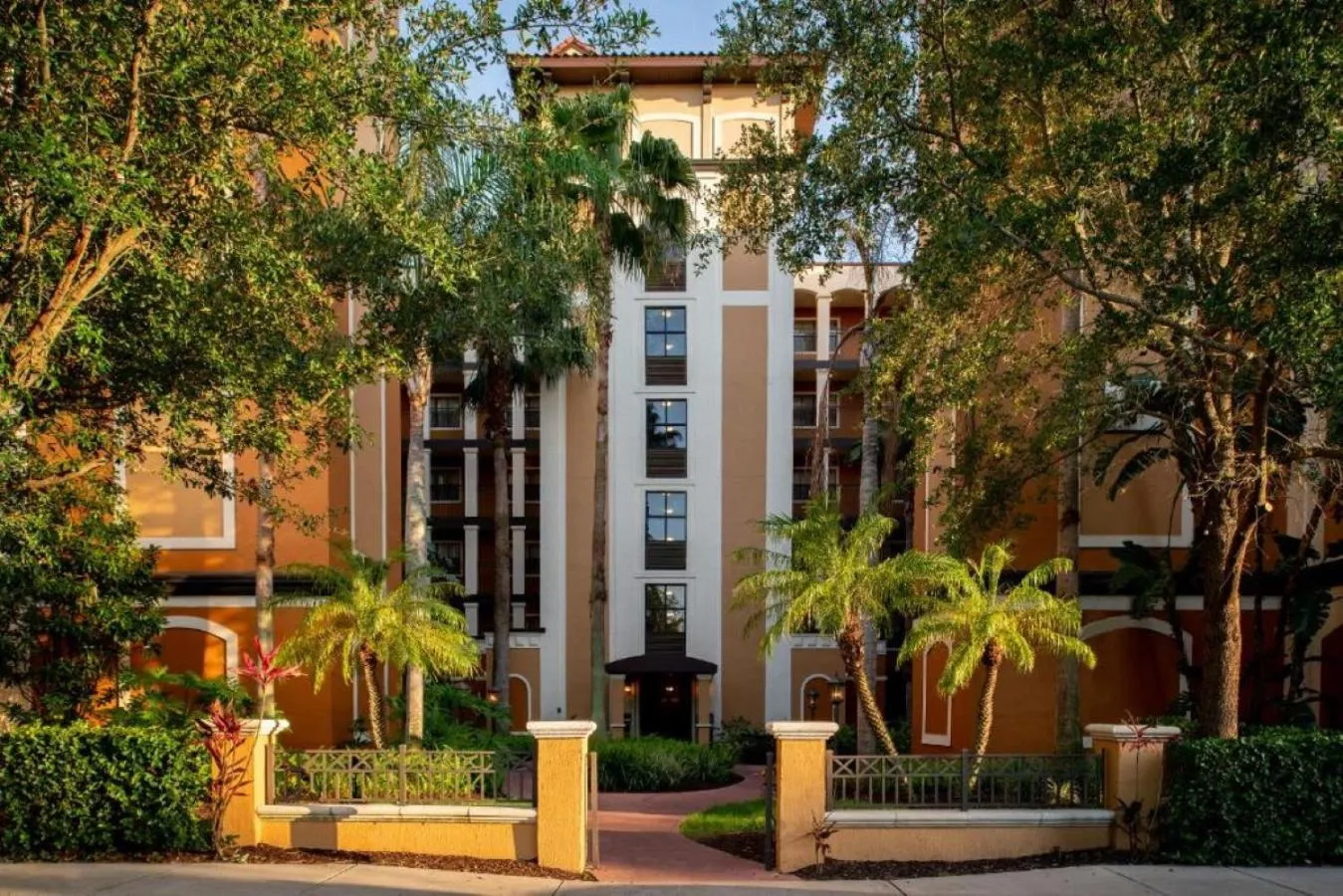 Property building in Cozy Orlando Resort Condo 4Mi from Disney