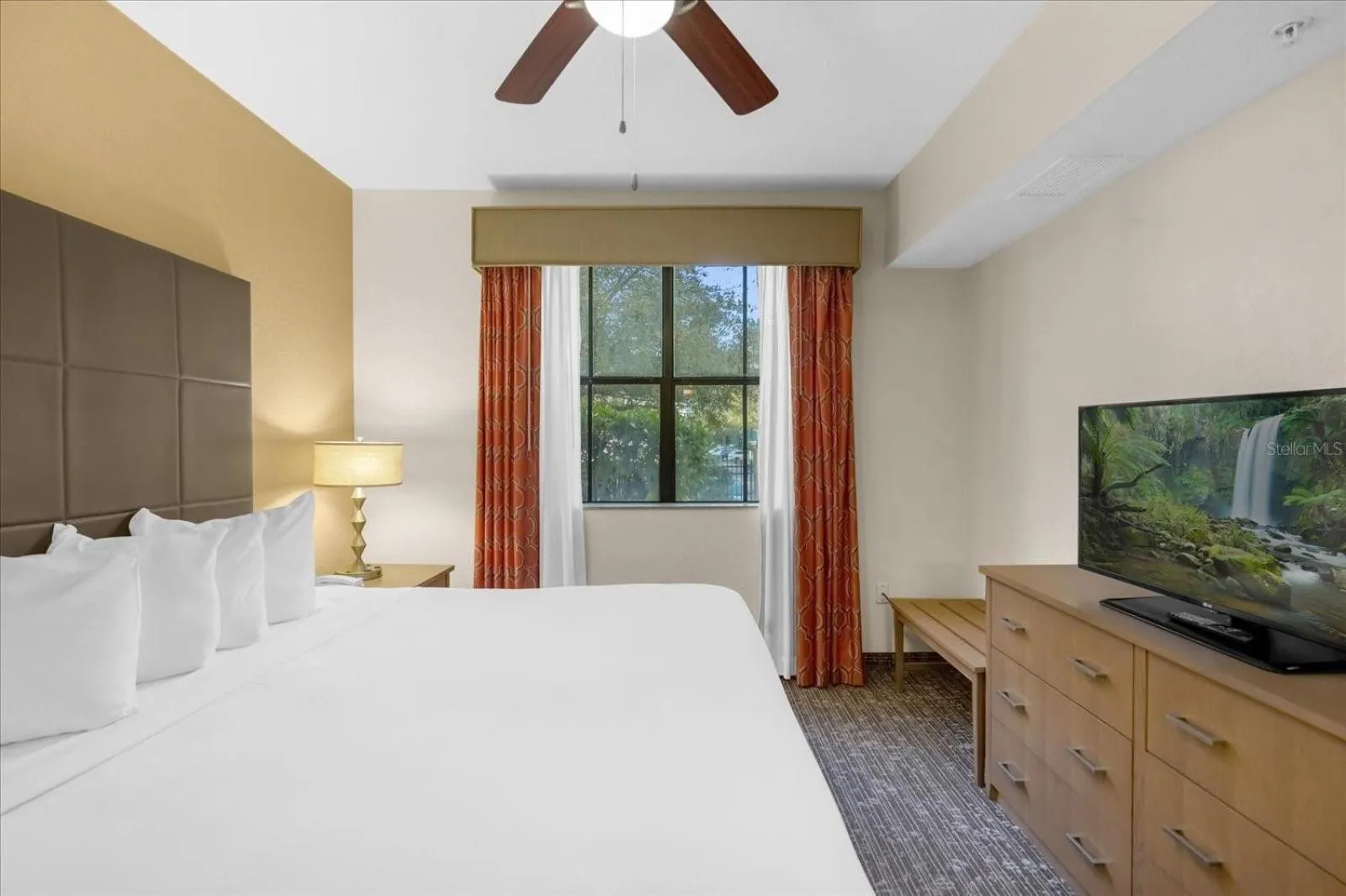 Bed in Cozy Orlando Resort Condo 4Mi from Disney