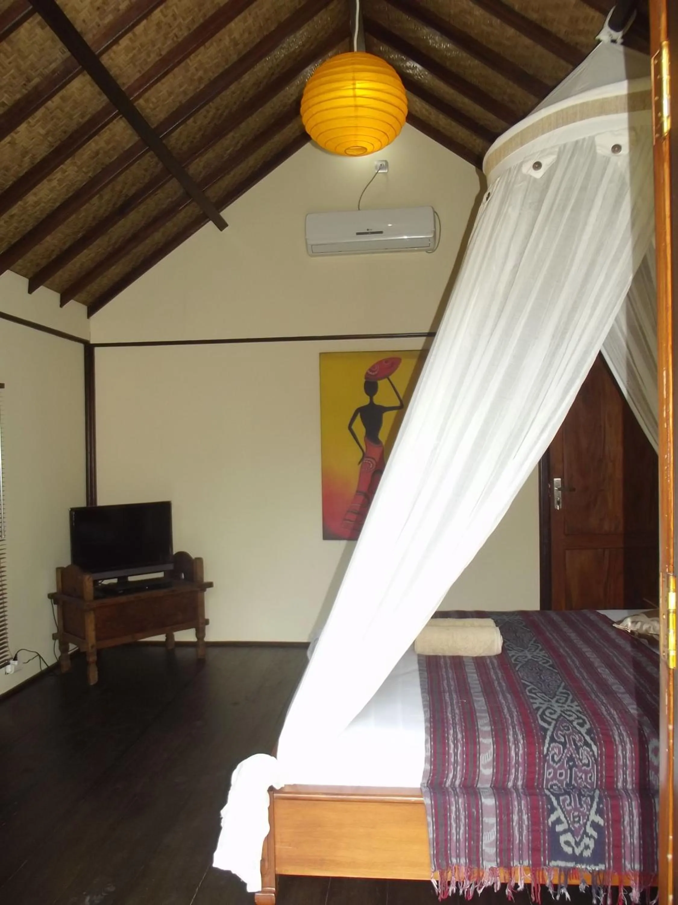 Decorative detail, Bed in Gili Flush Harmony