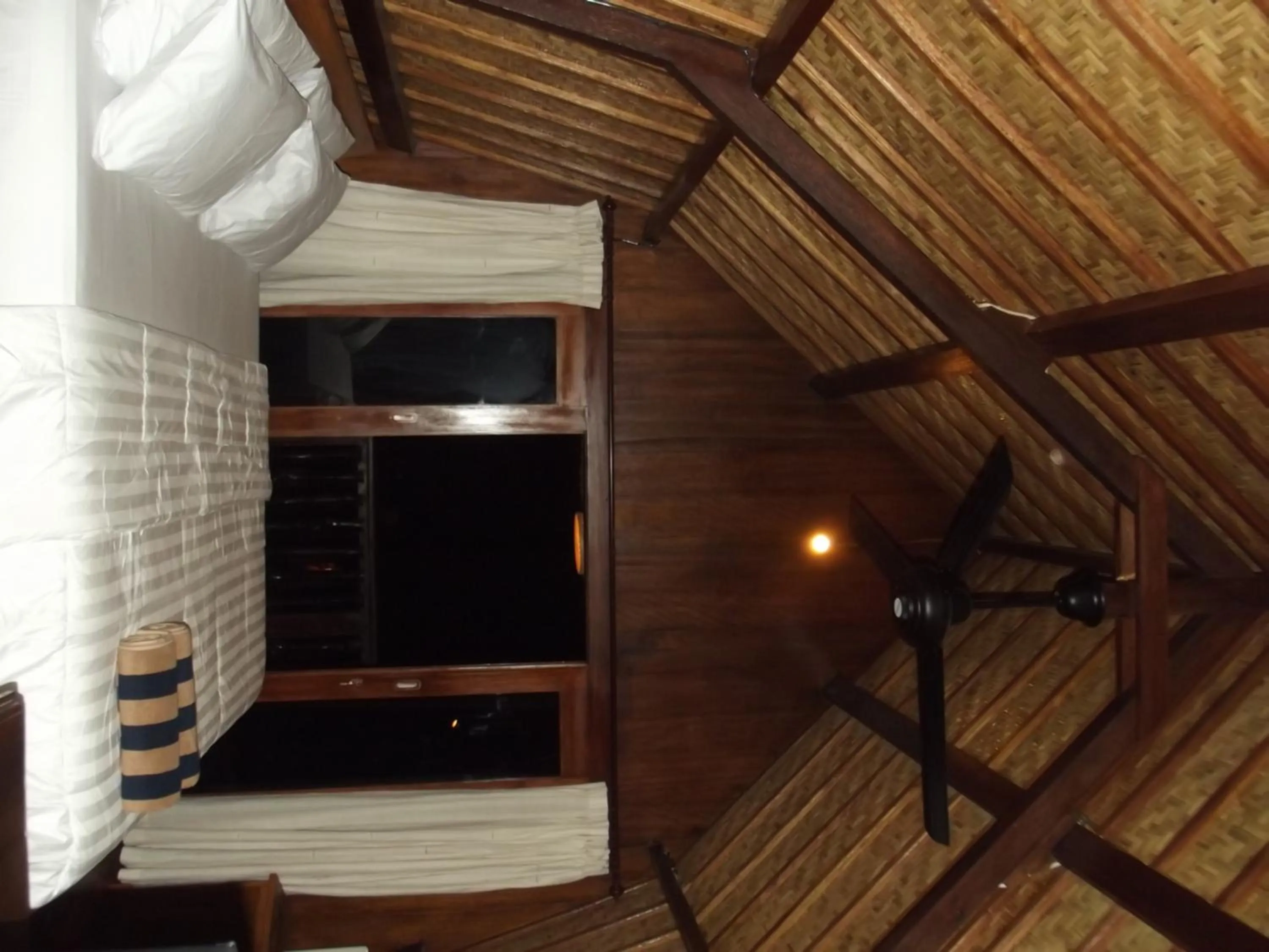 Bed in Gili Flush Harmony