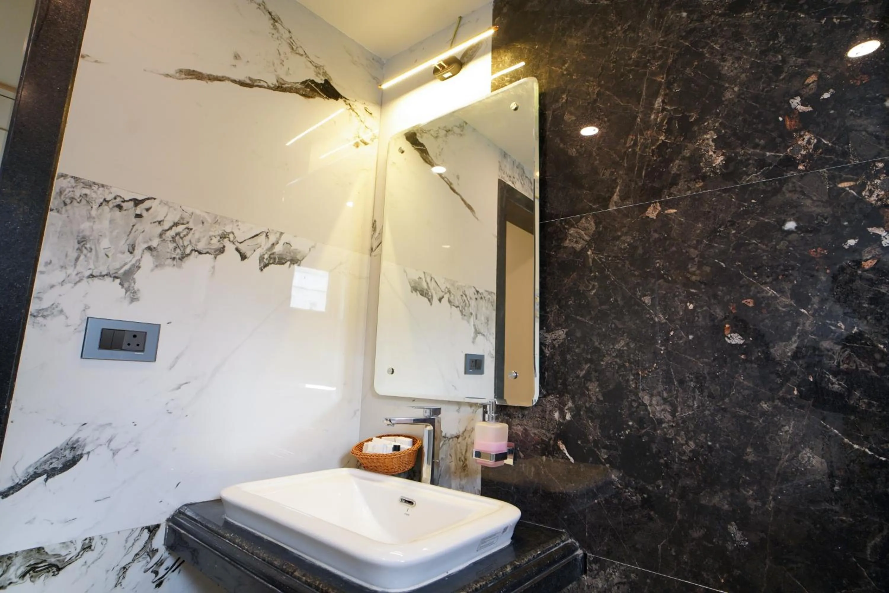 Shanti Seaview Resort & Spa