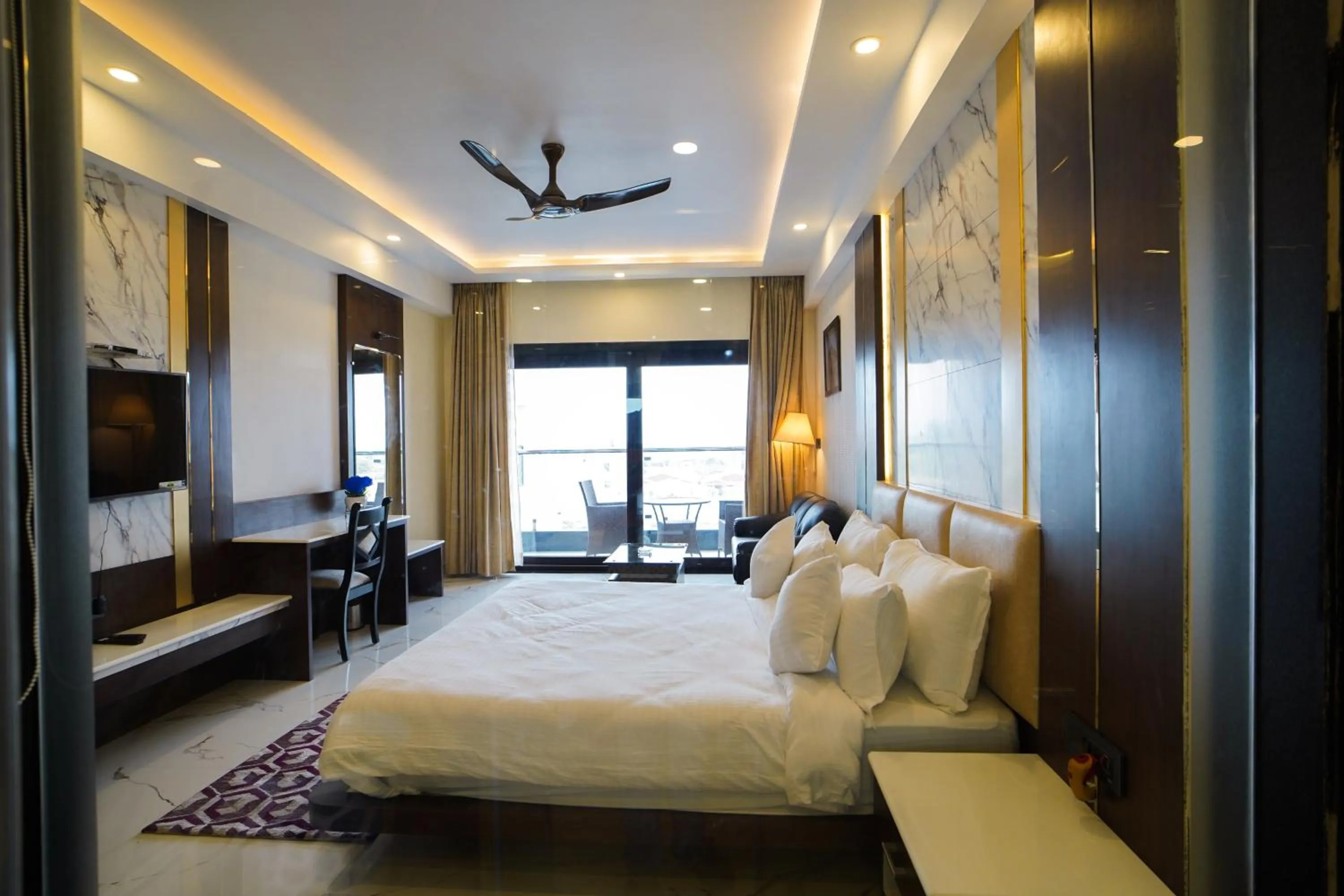 Bed in Shanti Seaview Resort & Spa