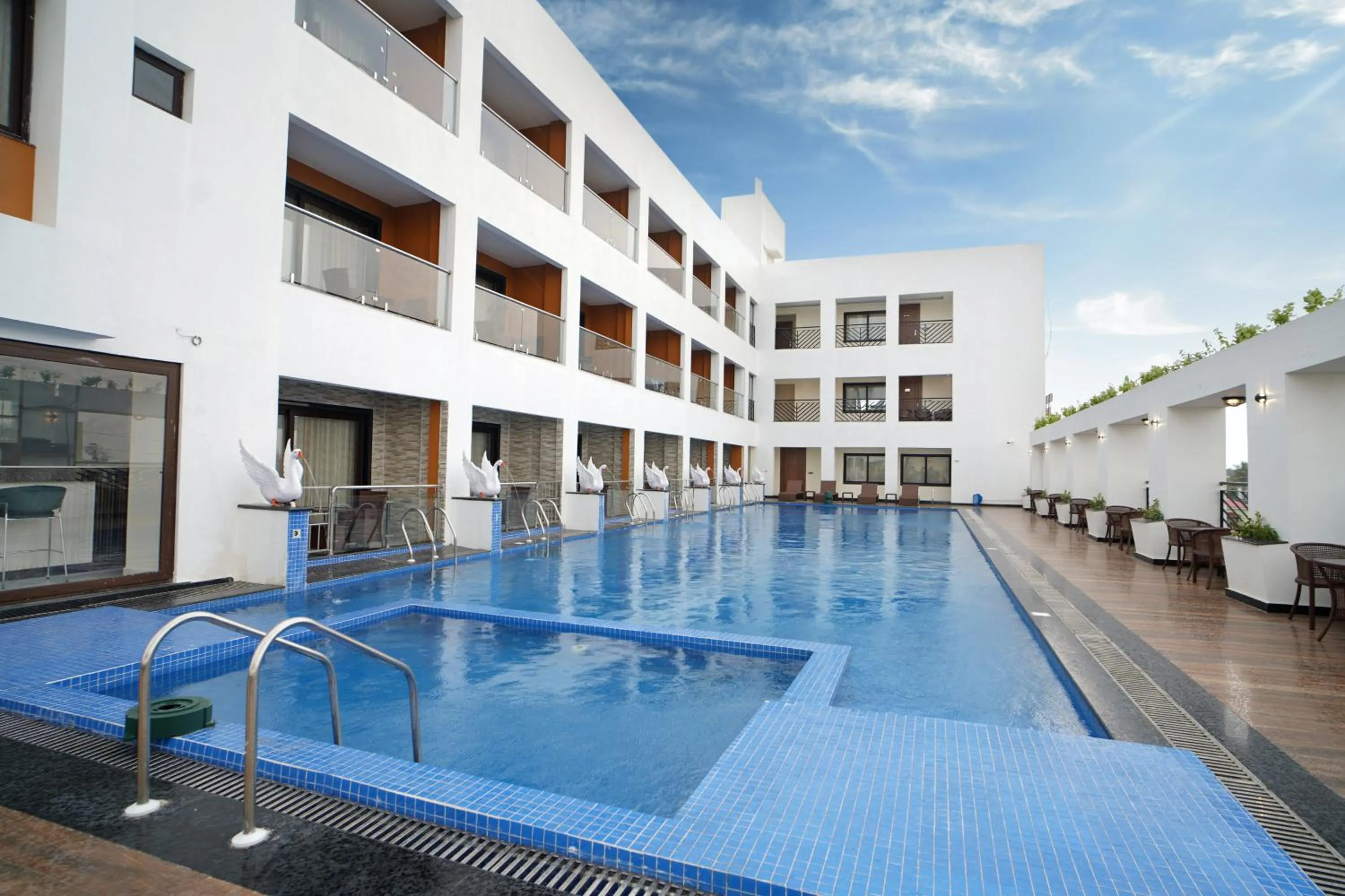 Swimming pool in Shanti Seaview Resort & Spa