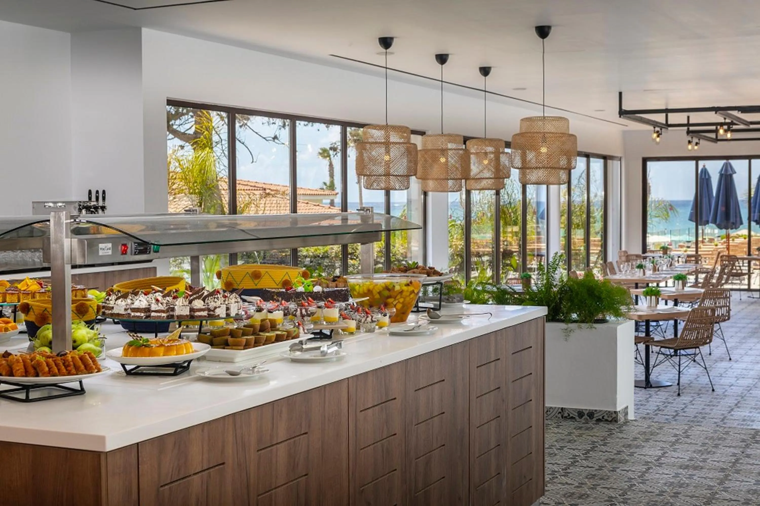 Restaurant/places to eat in Leonardo Plaza Cypria Maris Beach Hotel & Spa