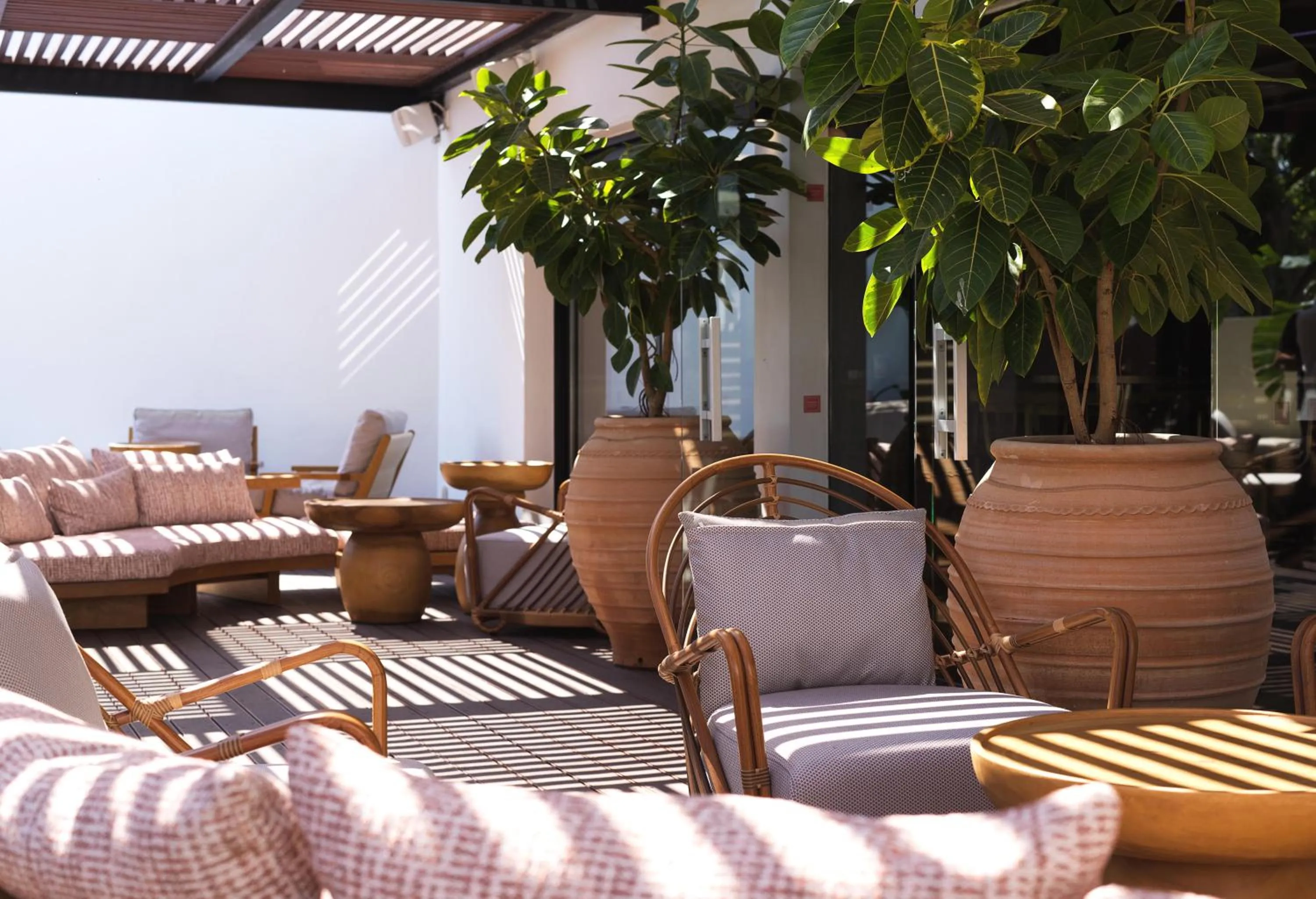 Lounge or bar in Leonardo Plaza Cypria Maris Beach Hotel & Spa