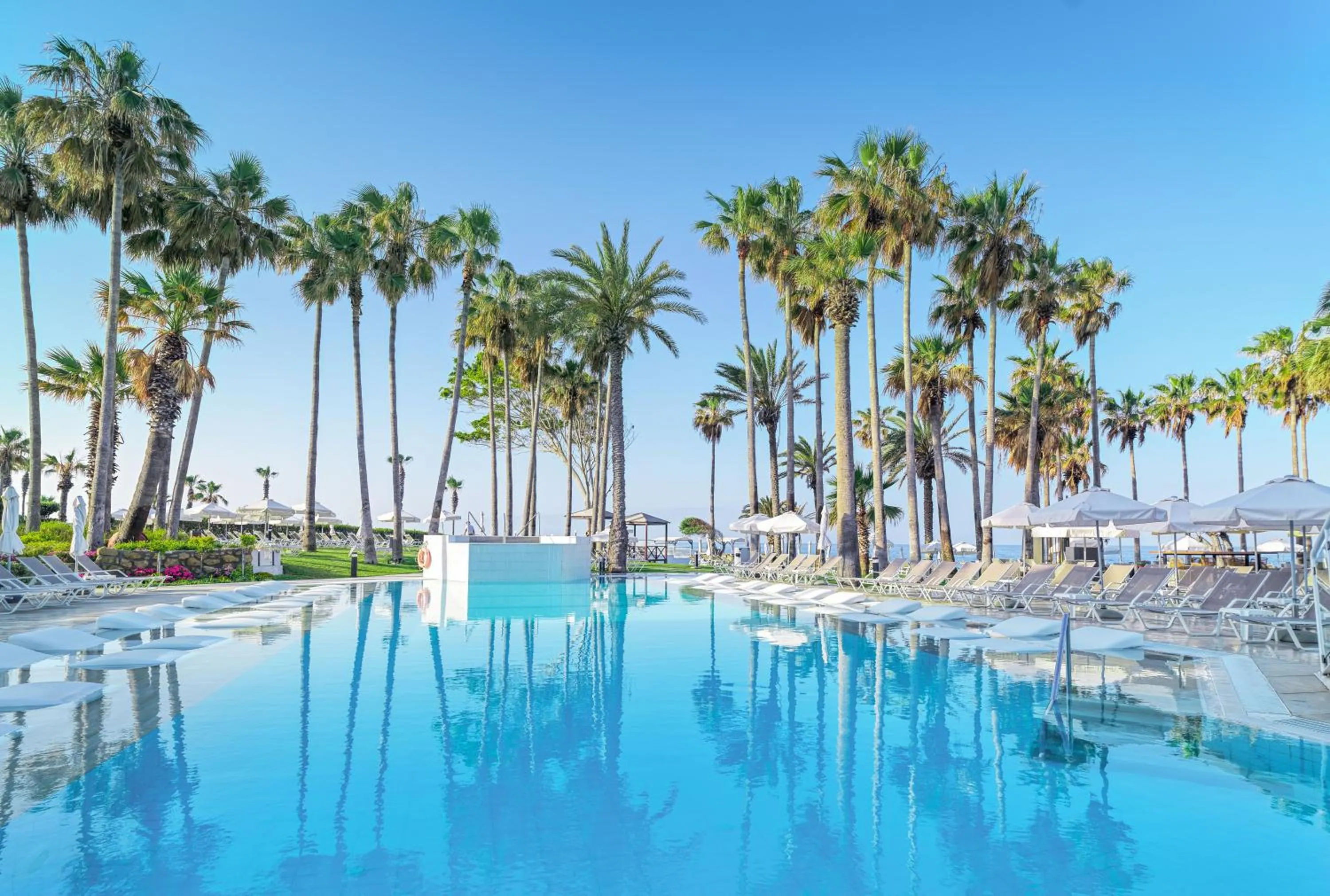 Swimming pool in Leonardo Plaza Cypria Maris Beach Hotel & Spa
