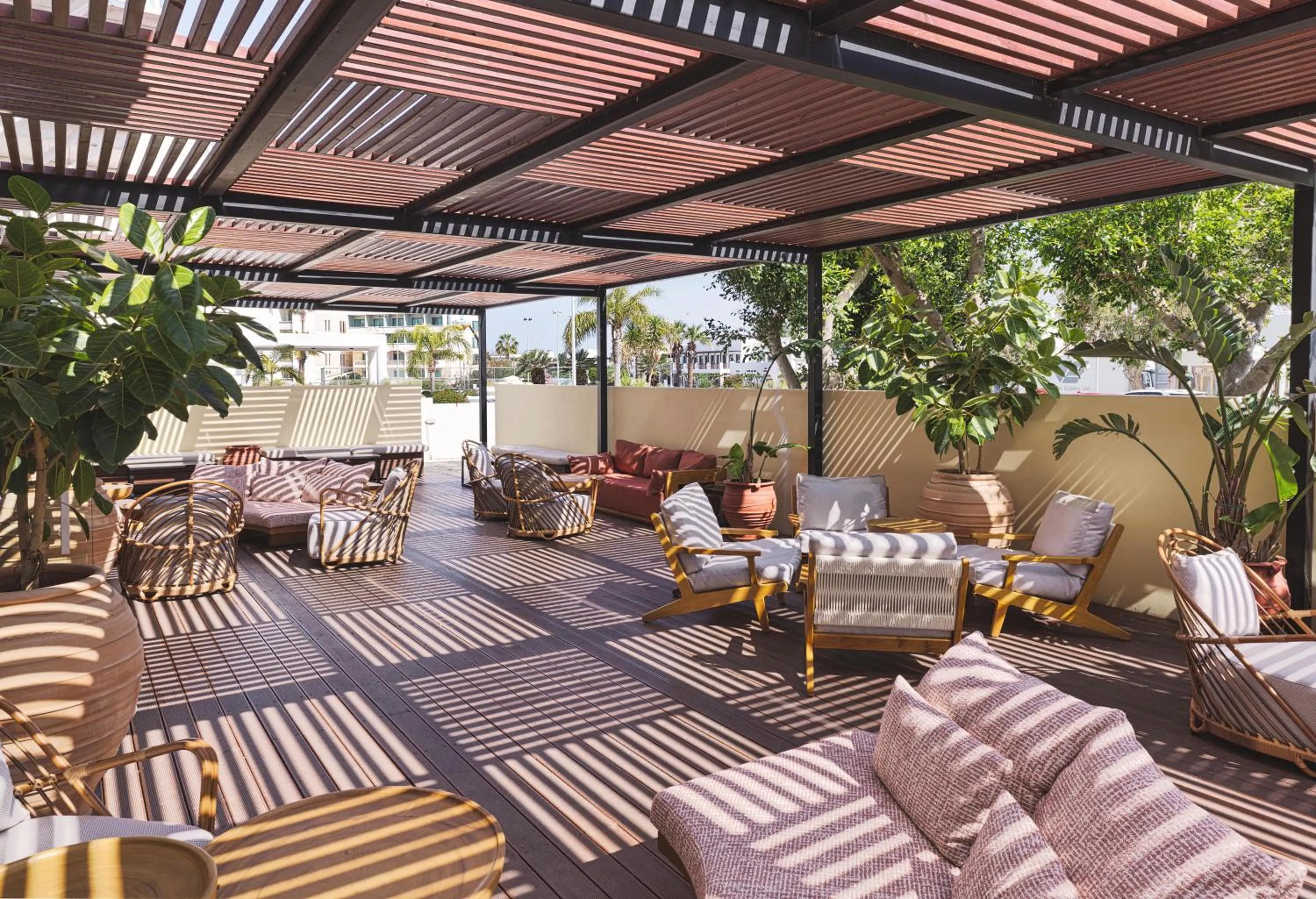 Lounge or bar in Leonardo Plaza Cypria Maris Beach Hotel & Spa